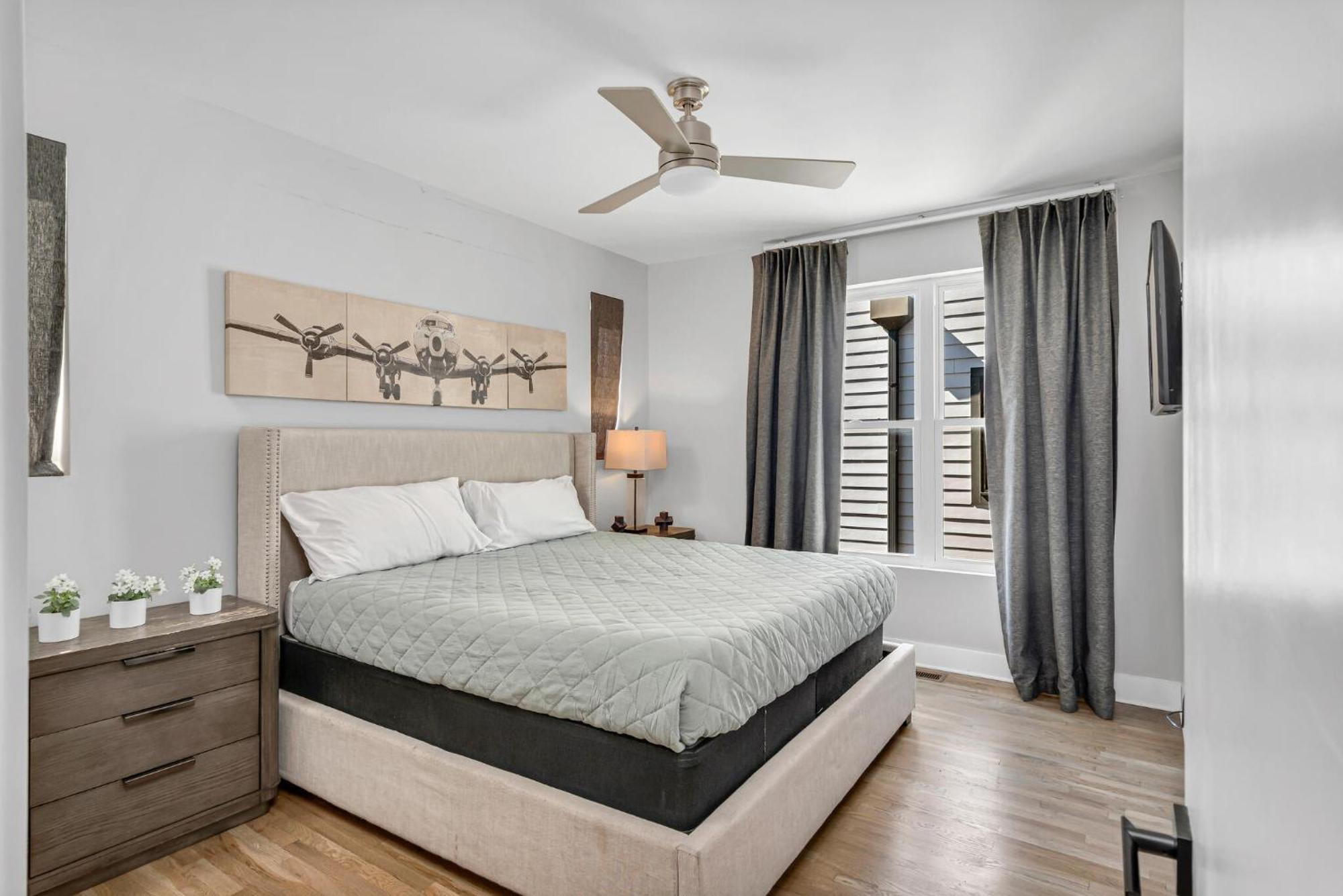 Spacious Close To Belmont Rooftop Holiday home Nashville