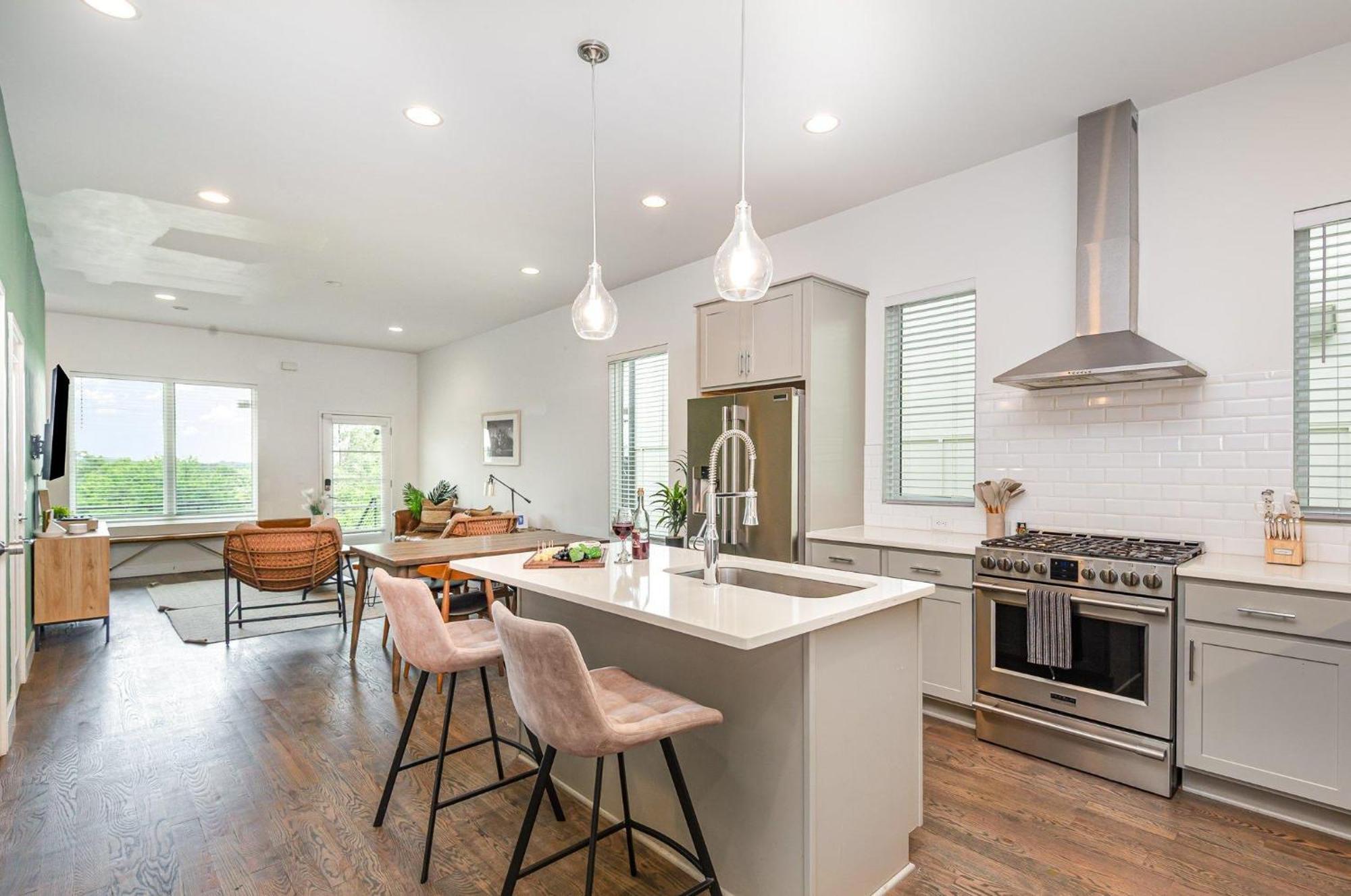 Double Time - Ping-pong Table - Mins To Germantown * Nashville