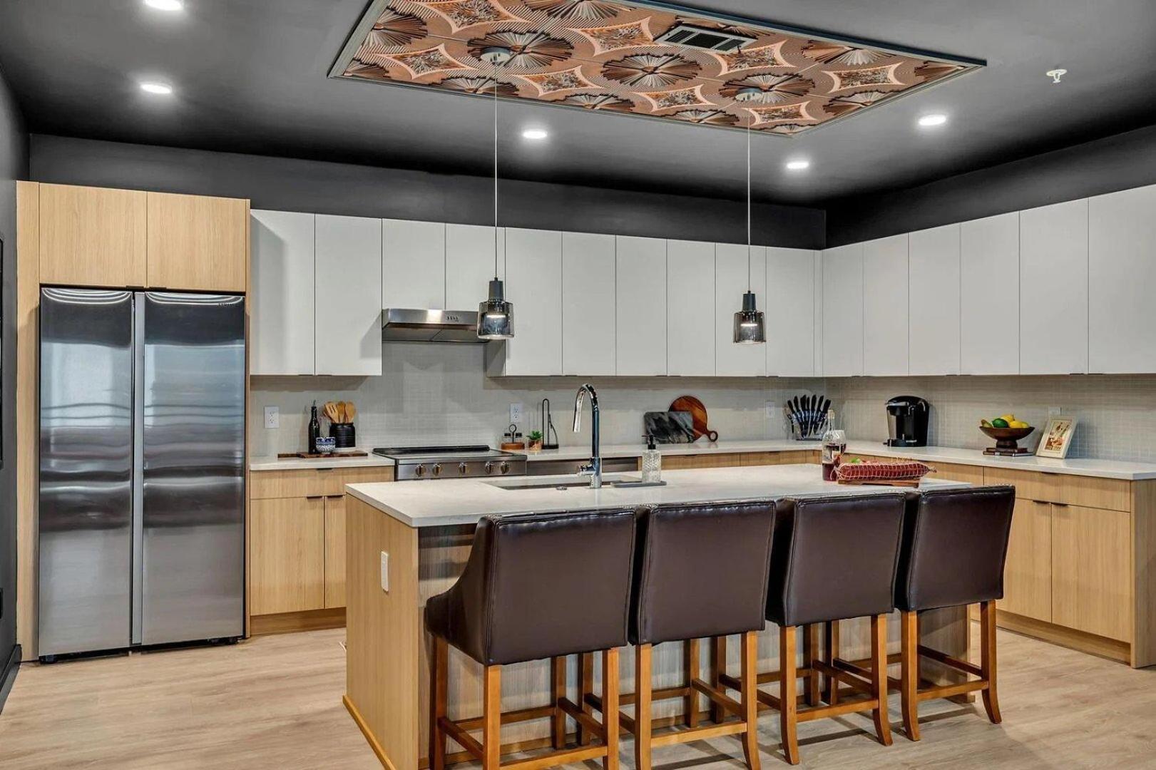 Hyve - Tropical Penthouse - Pool & Gym