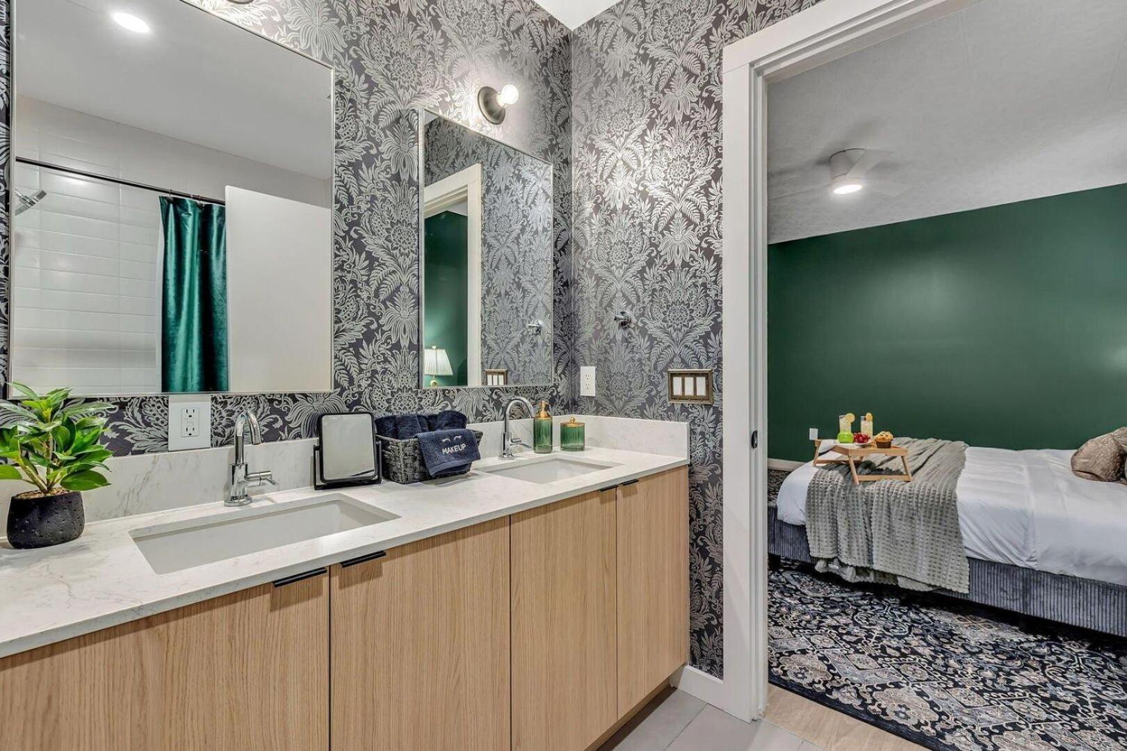 Hyve - Tropical Penthouse - Pool & Gym *