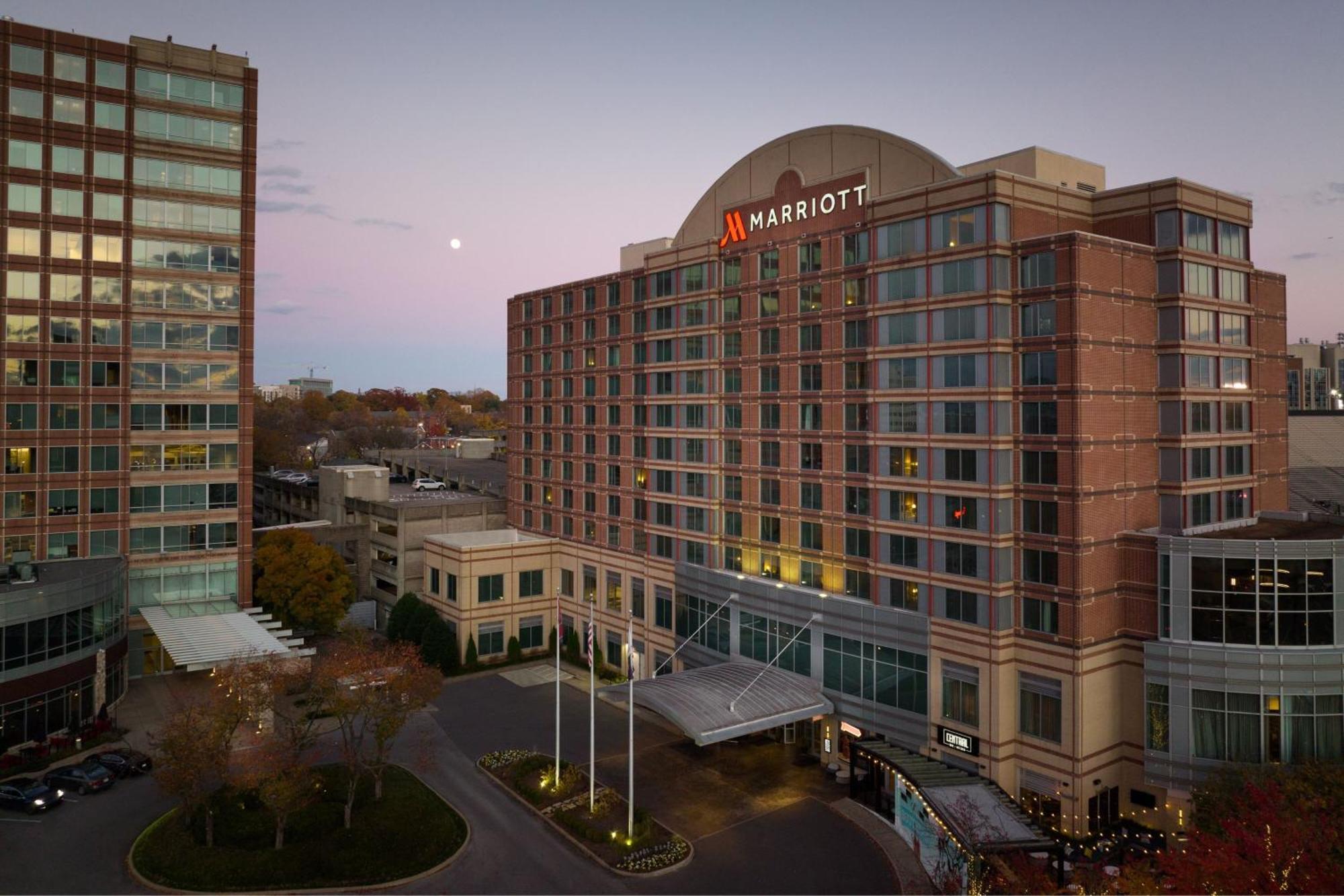 Marriott At Vanderbilt Hotel