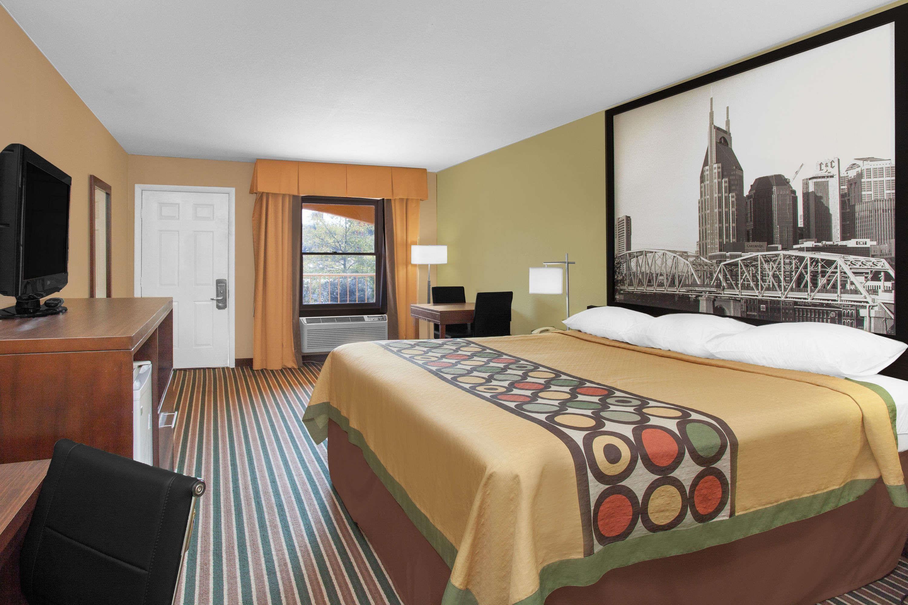Hotel Super 8 By Wyndham West 2*