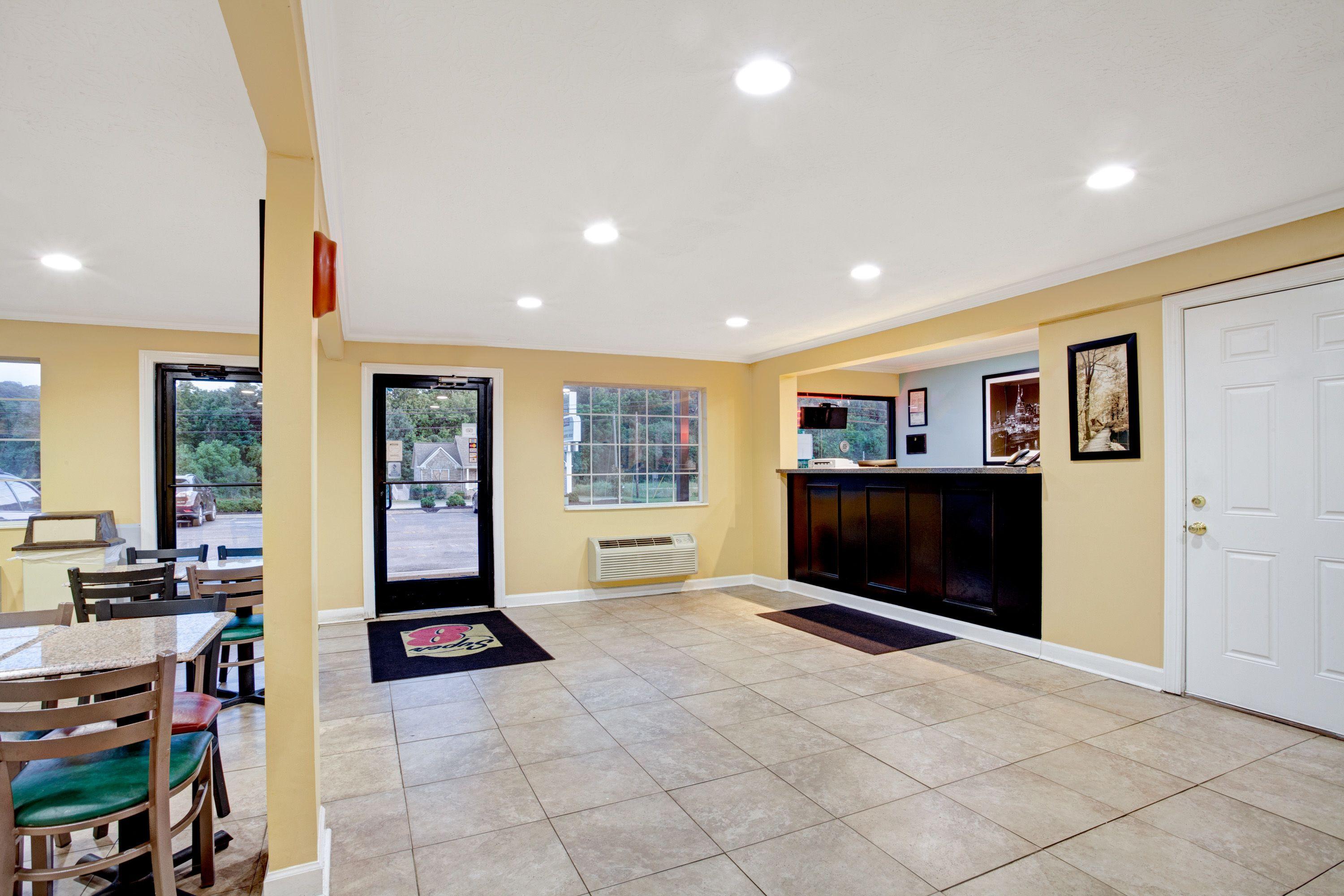 Super 8 By Wyndham Whites Creek/ Nw Area Hotel 2*