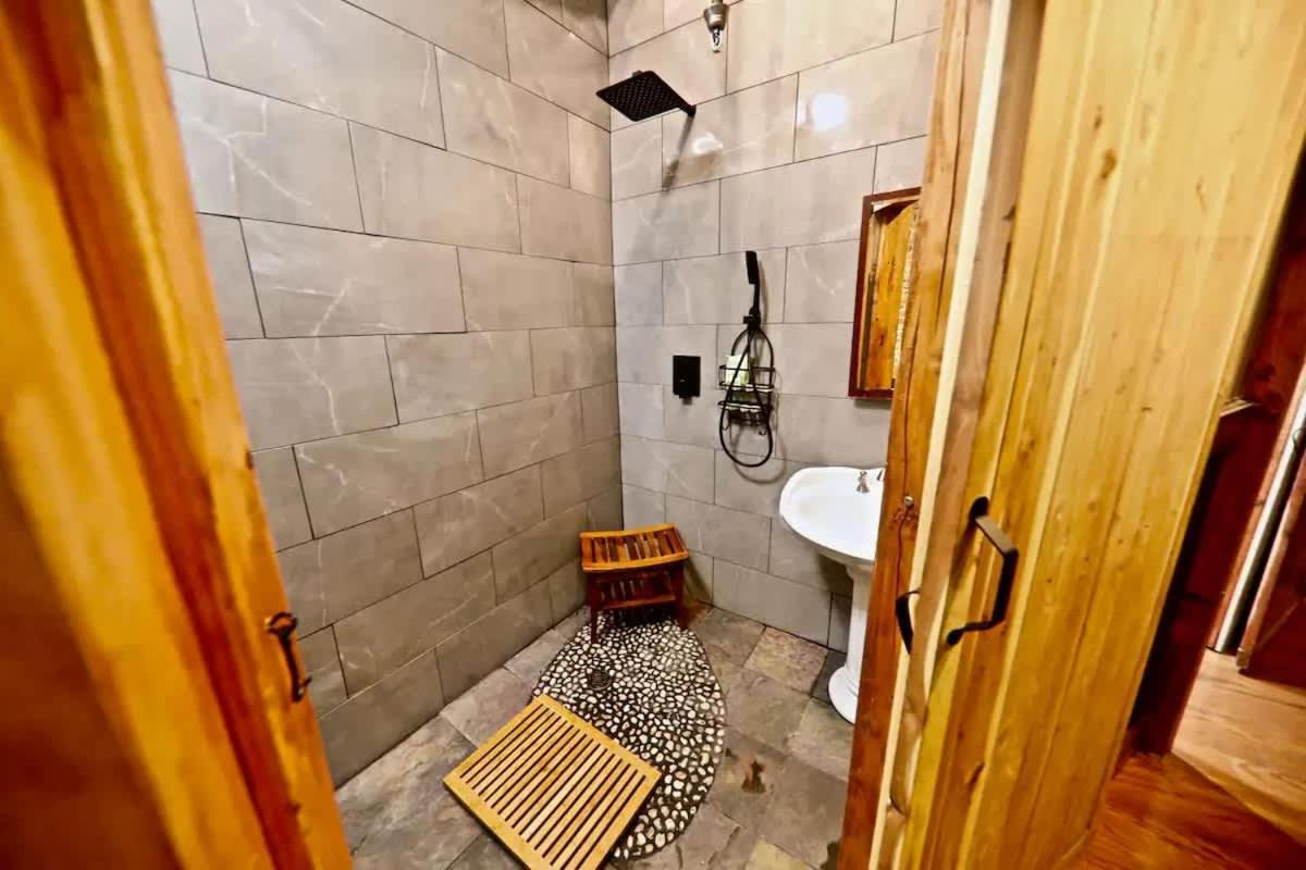 Rockstar Mansion By Broadway Holiday home *