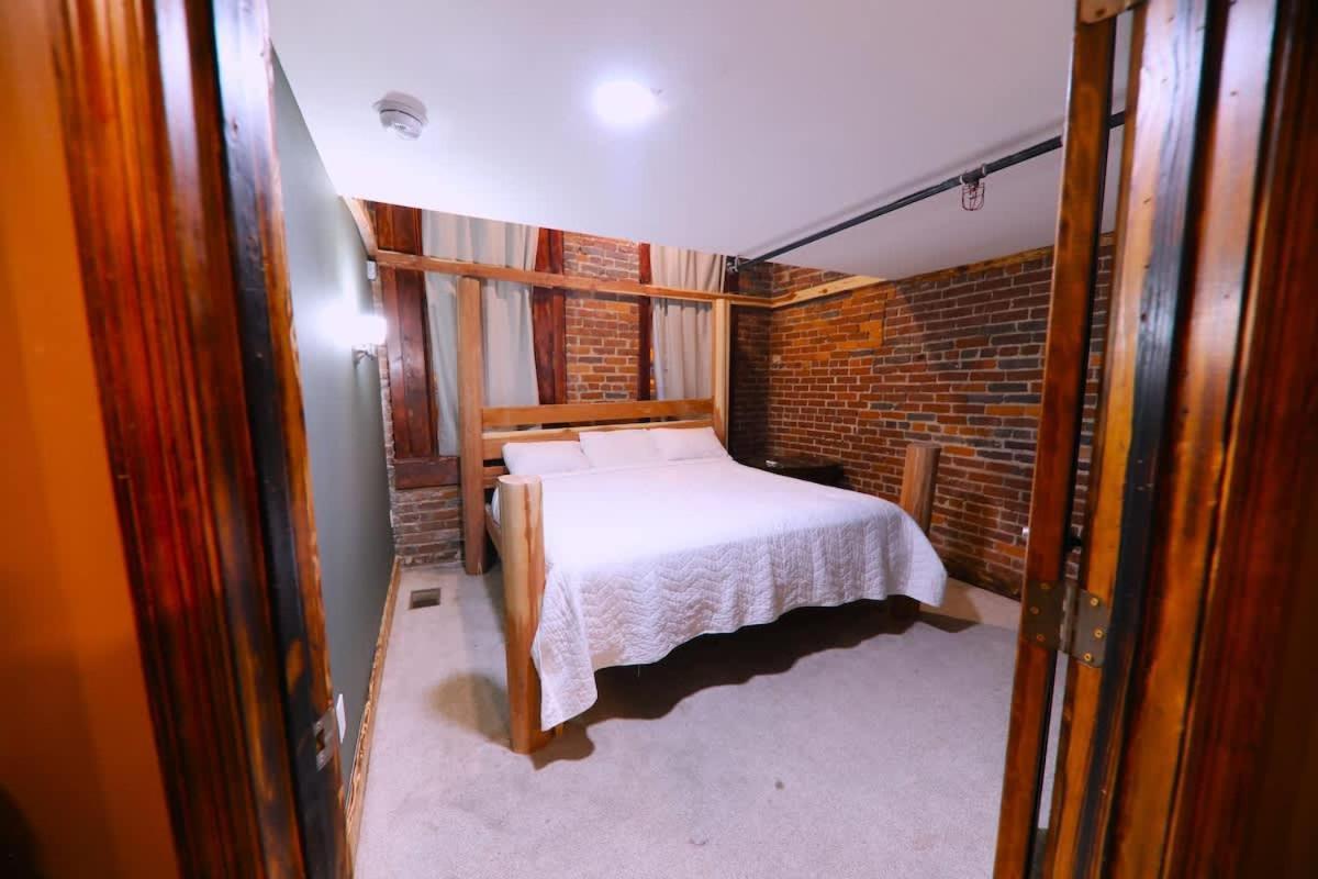 Rockstar Mansion By Broadway *