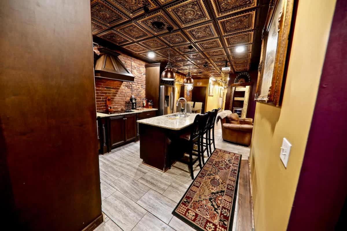 Holiday home Rockstar Mansion By Broadway *