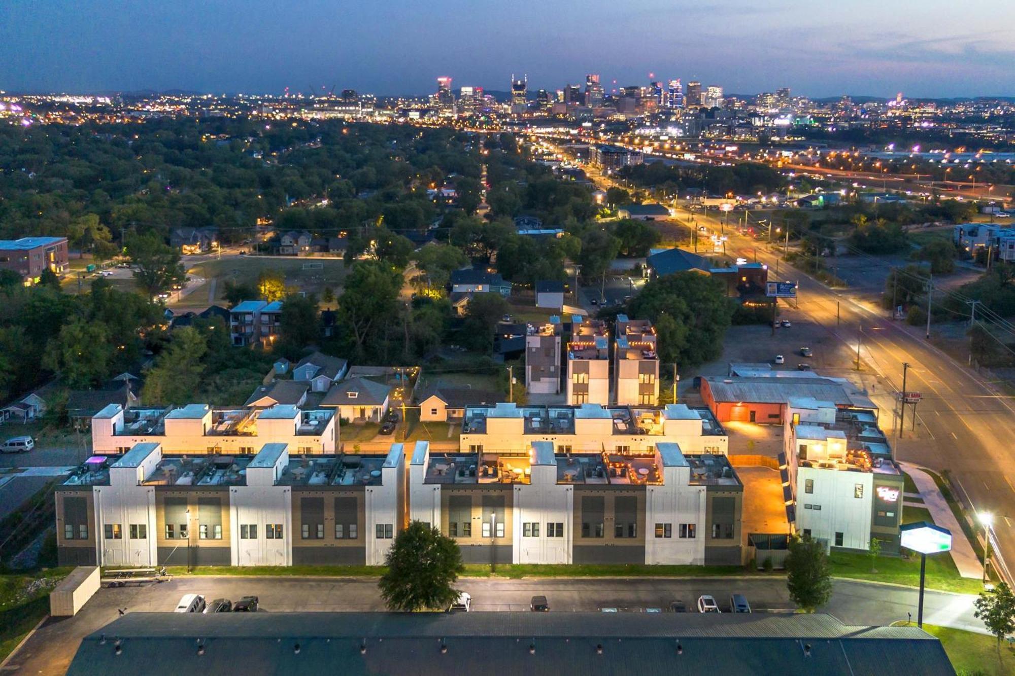 Rooftop Fire Pit Lounge Skyline Dt Nash Views *
