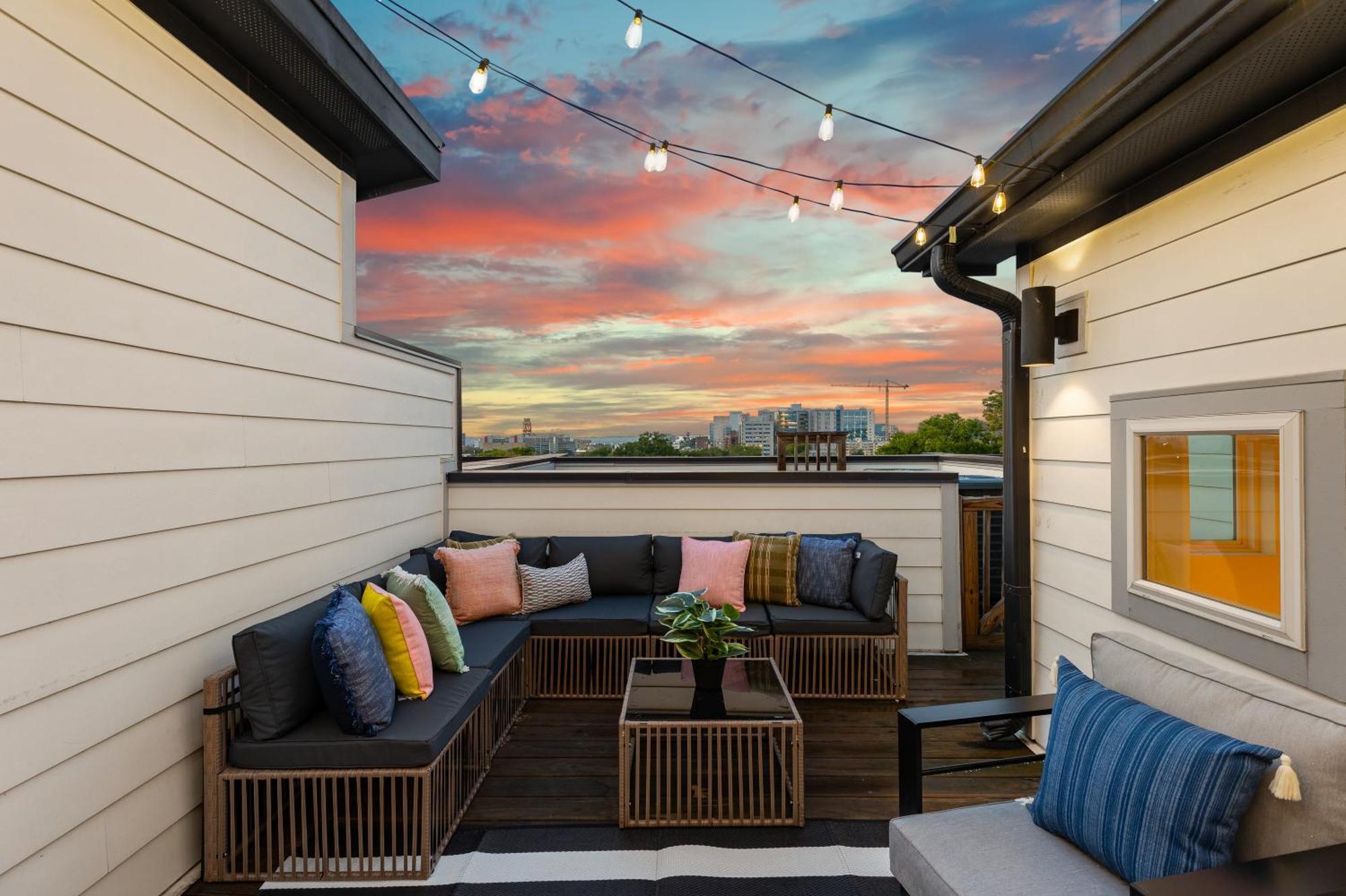 Holiday home Walk To Vanderbilt And Belmont With Garage And Rooftop Deck *