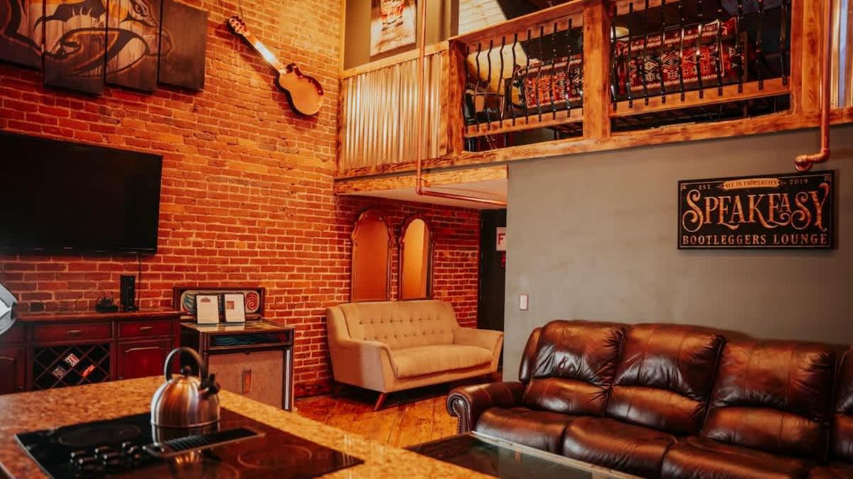 Rockstar Mansion By Broadway Nashville