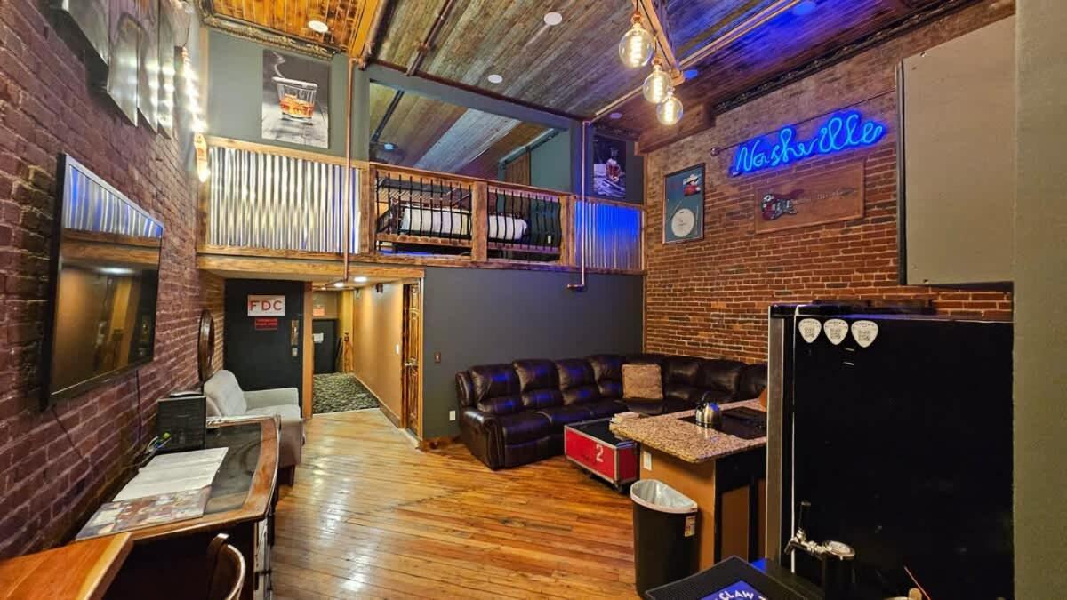 Rockstar Mansion By Broadway Holiday home Nashville