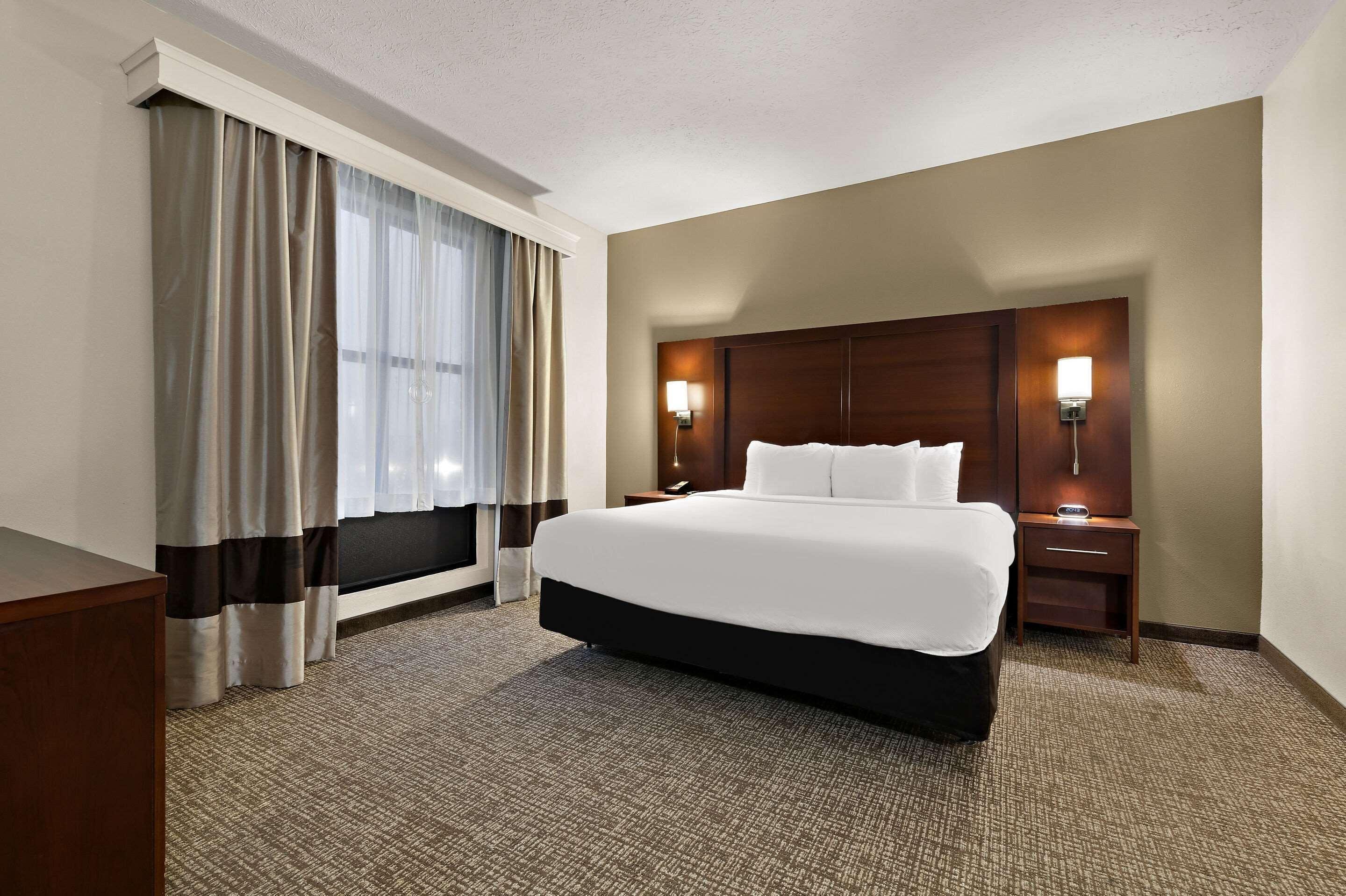 Comfort Near Percy Priest Hotel 3*