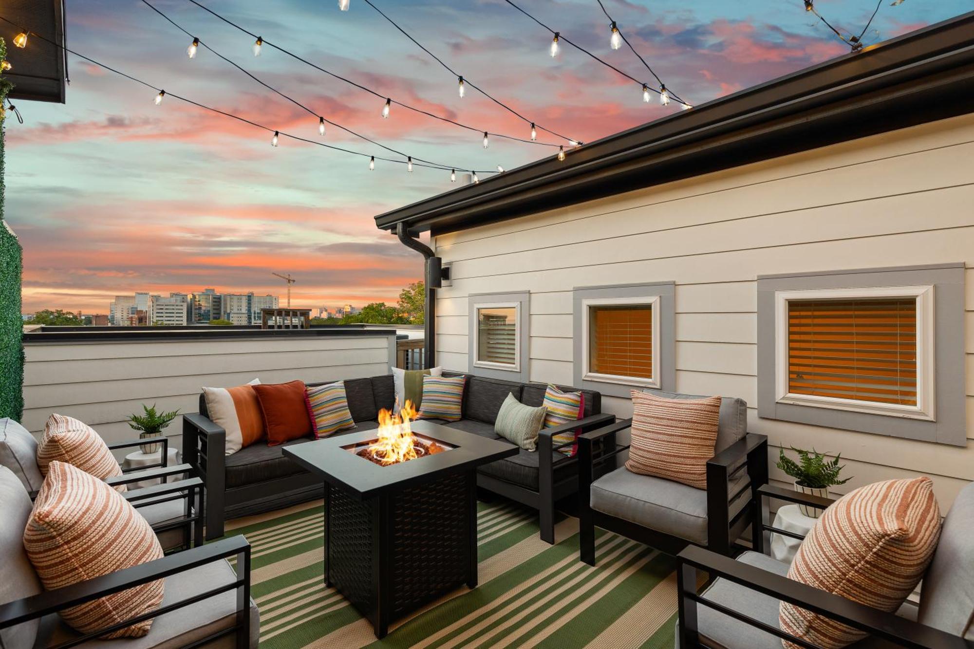 Holiday home Private Rooftop Near Vanderbilt Only 2 Miles From Downtown