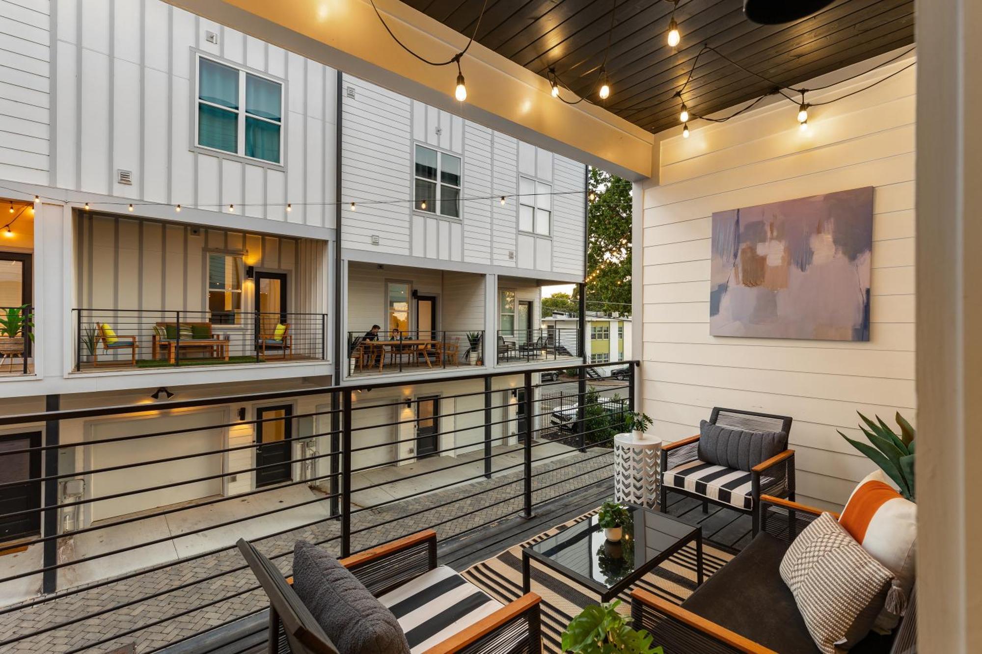 Private Rooftop Near Vanderbilt Only 2 Miles From Downtown