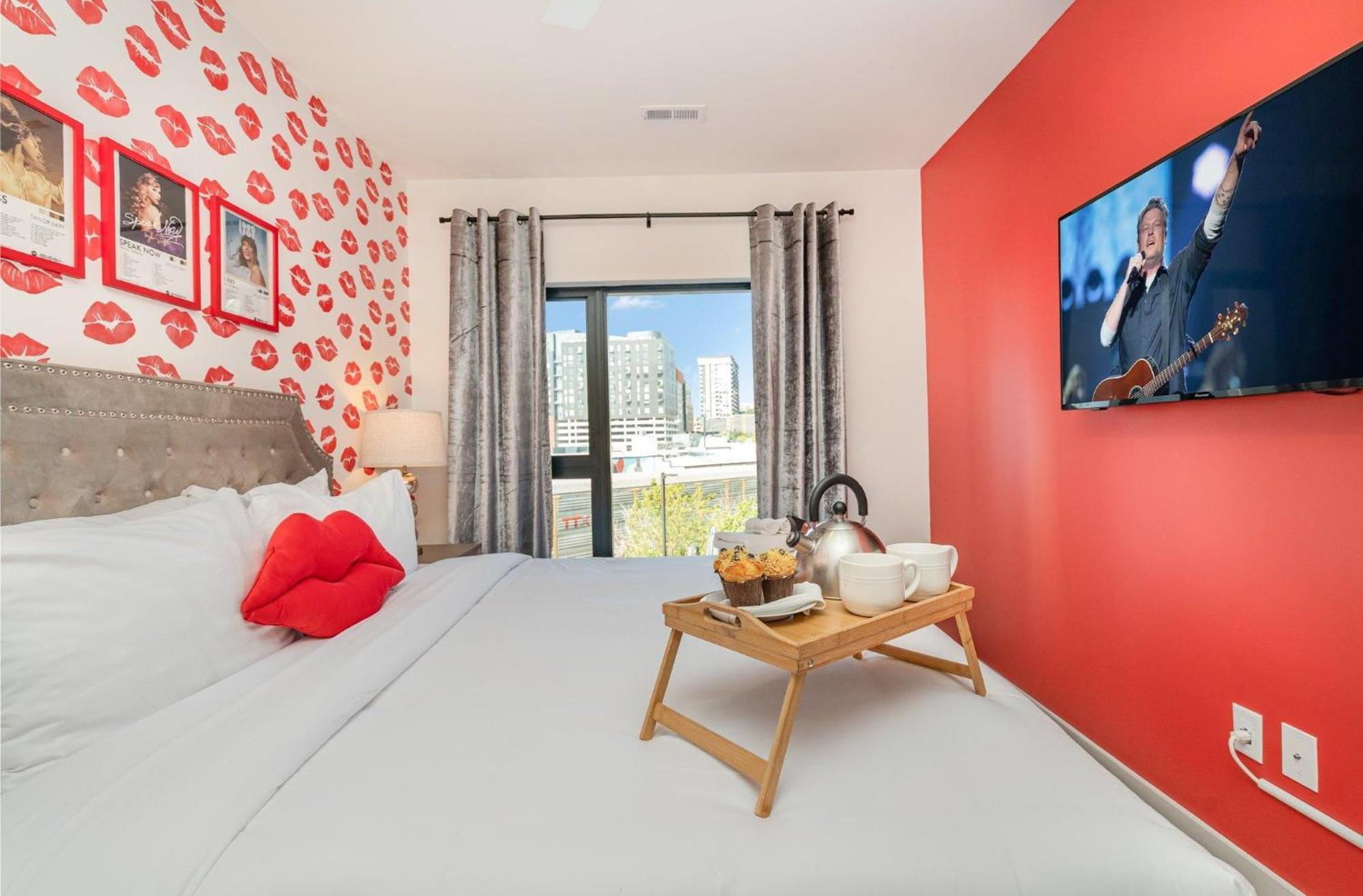 Hyve - Neon Lights - Pool & Gym - Walk To Broadway *