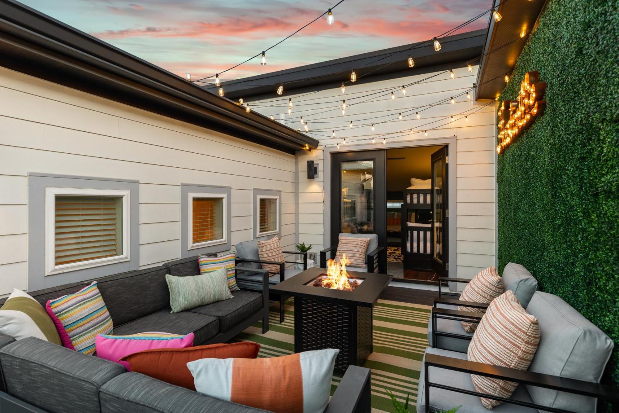 Private Rooftop Near Vanderbilt Only 2 Miles From Downtown