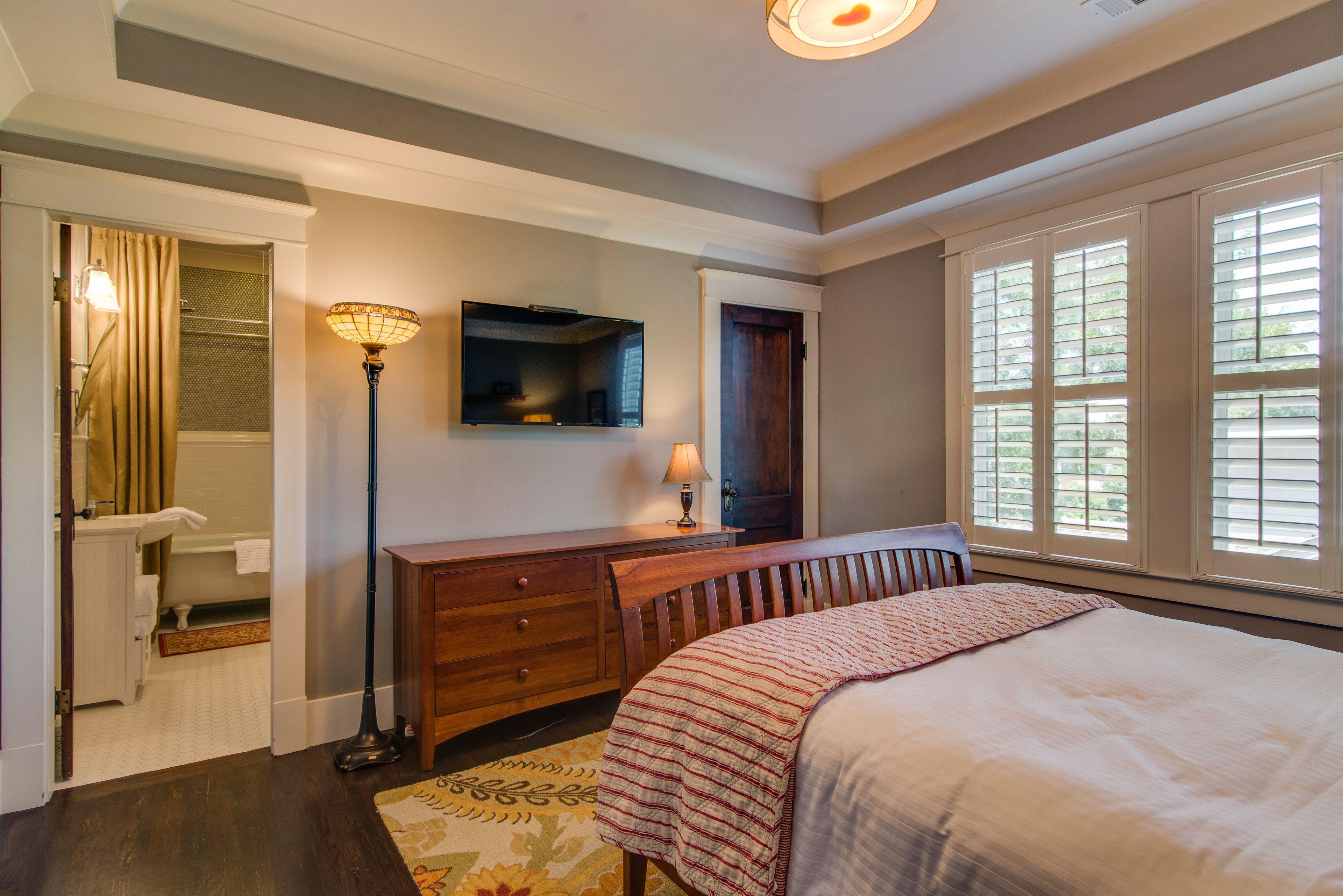 Caroline House Historic Bed & Breakfast