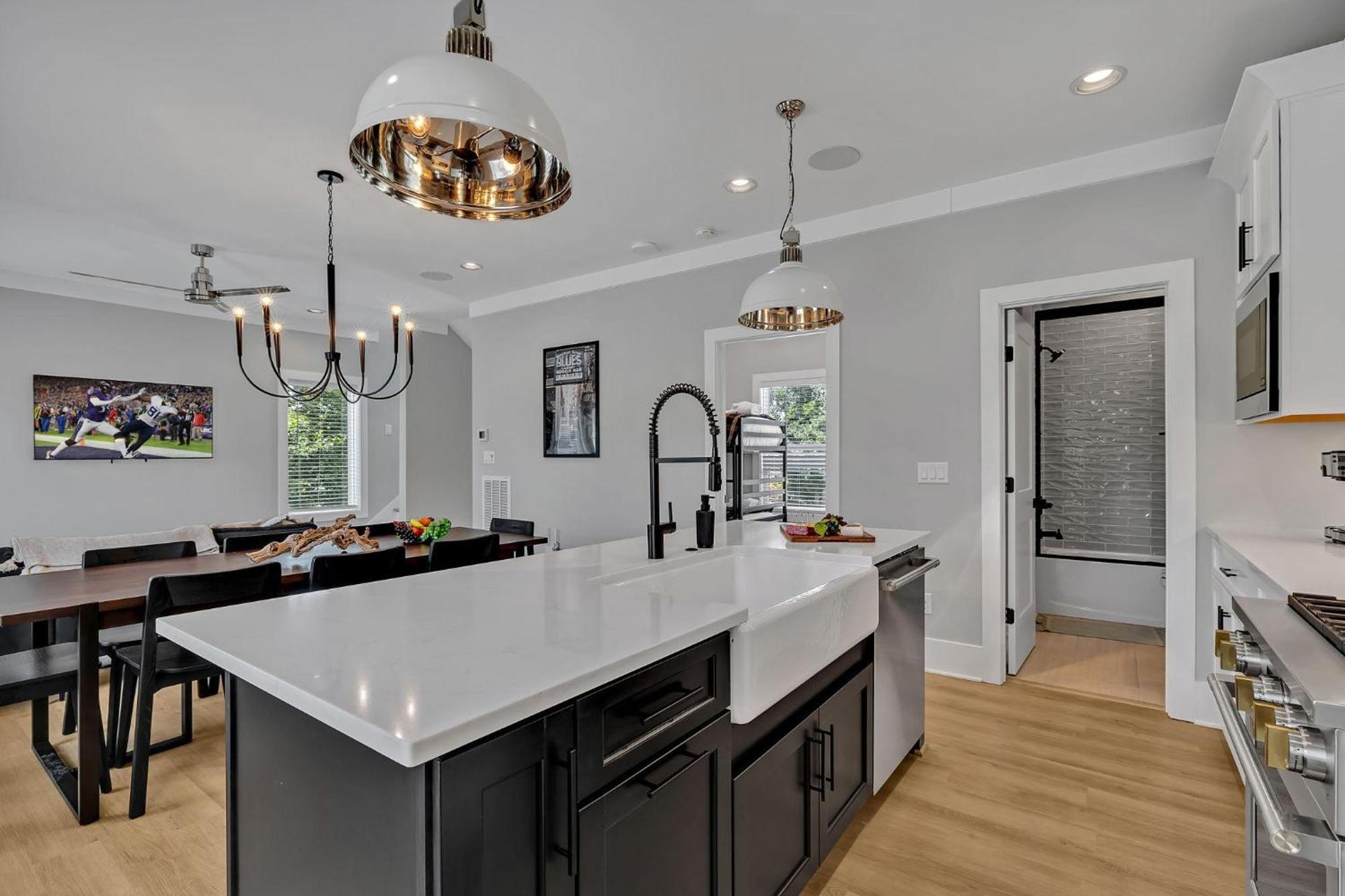 Double Treble - 2 Townhomes - Private Rooftops Holiday home Nashville