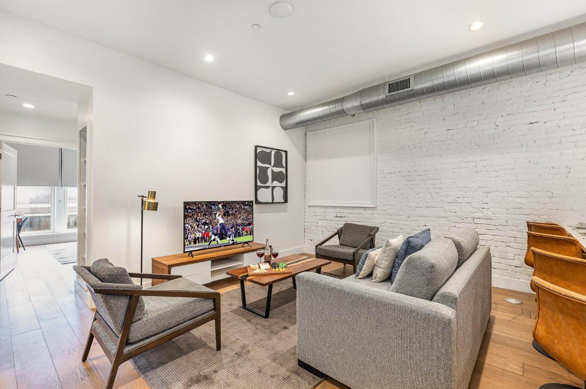 The Saddlery-frequency-2 Units-walk 2 Broadway