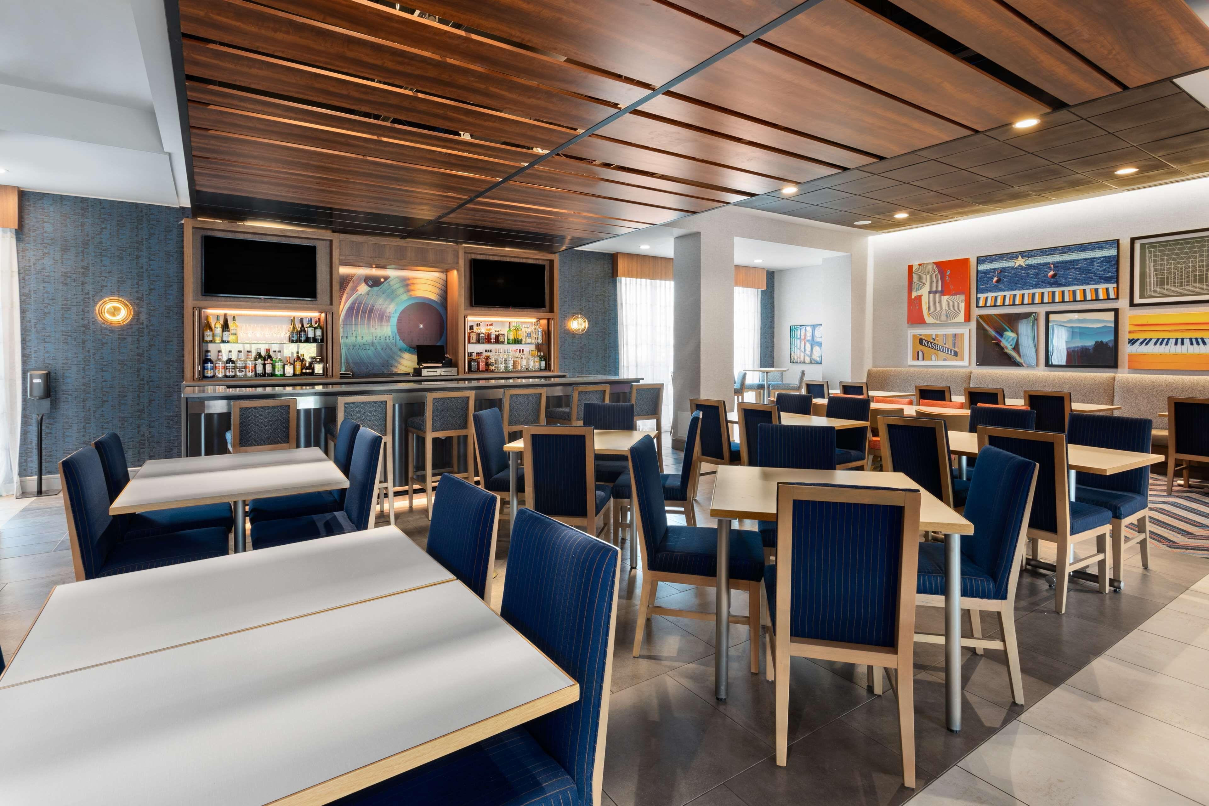 Hotel Hampton By Hilton Airport Century Place Nashville