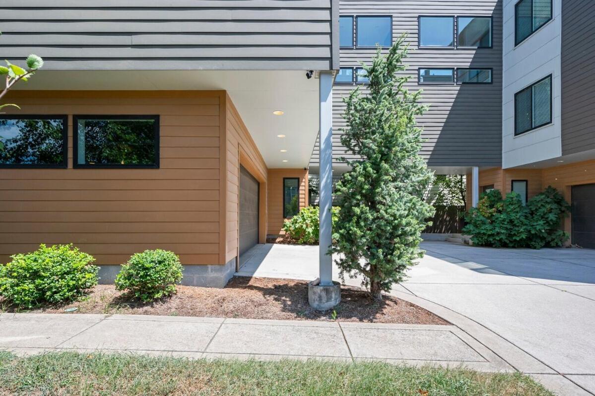 Walk & Bike-stunning Natural Light! 13 Mins To Downtown *