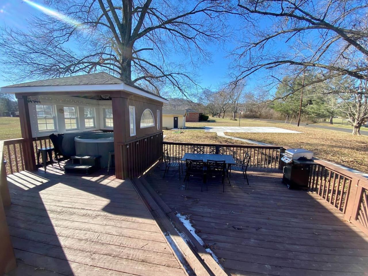 Paradise Found With Pool And Hot Tub Nashville