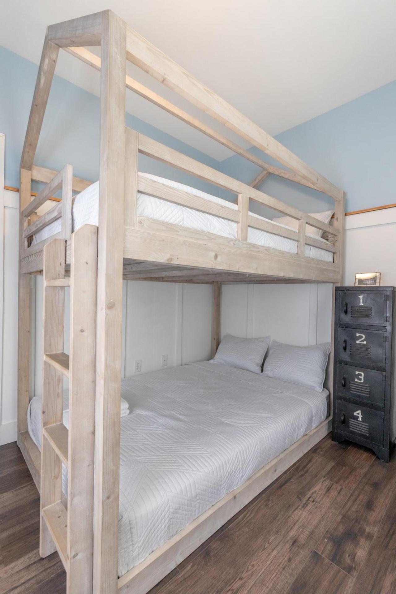 Broadway Breeze Escape Modern Comfort Holiday home *