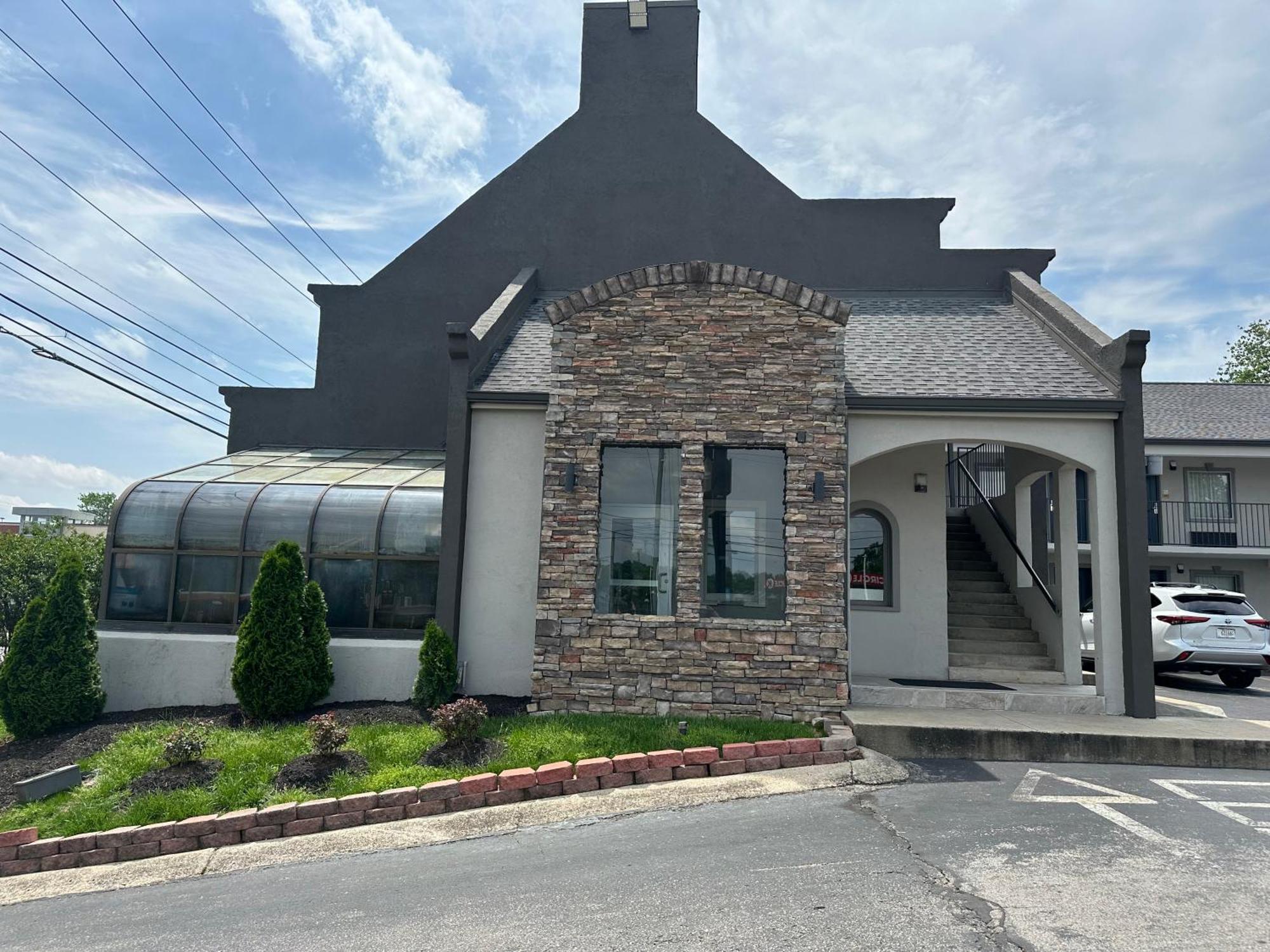 Quarters & Nashville