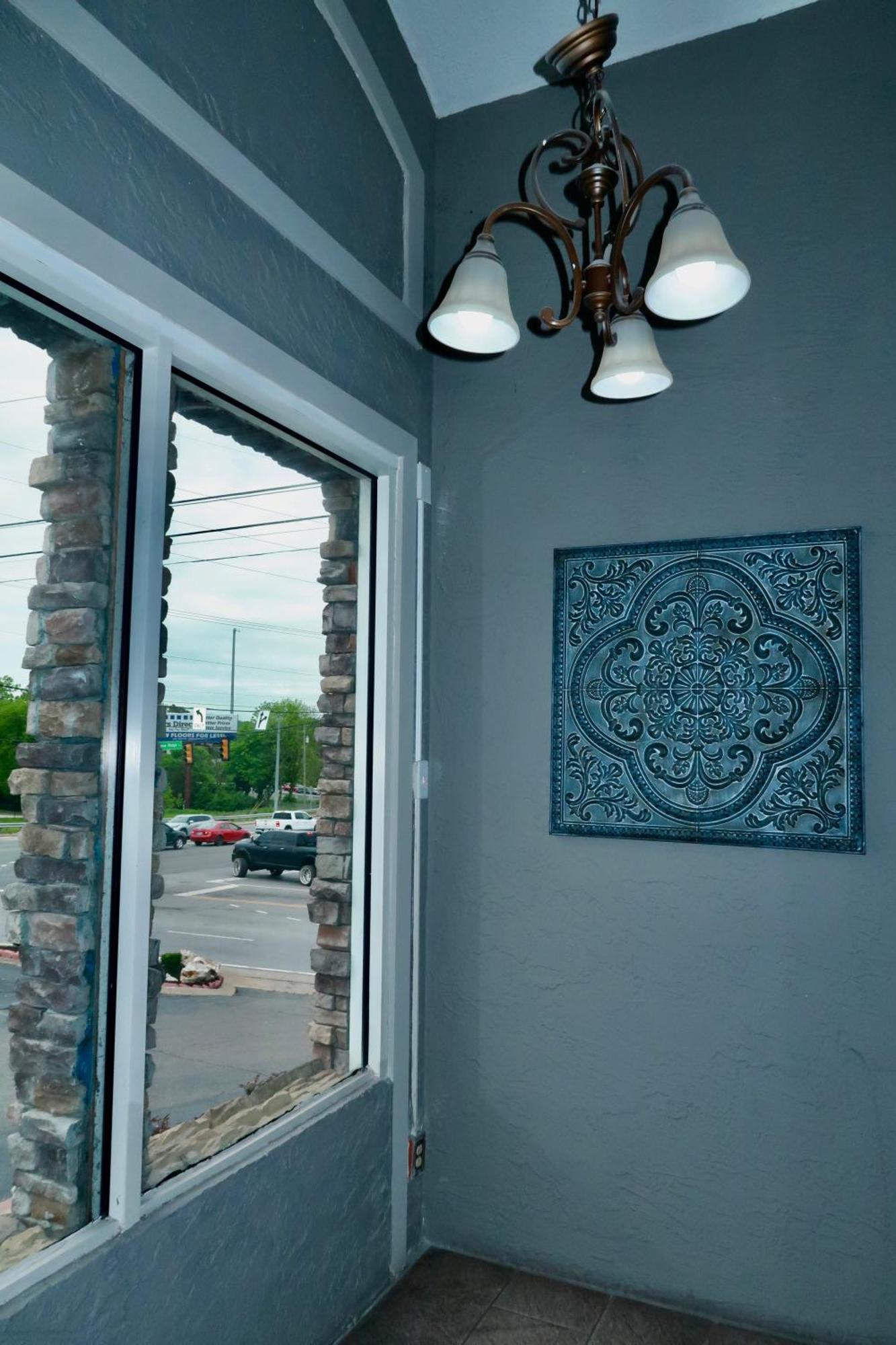 Quarters & 3* Nashville