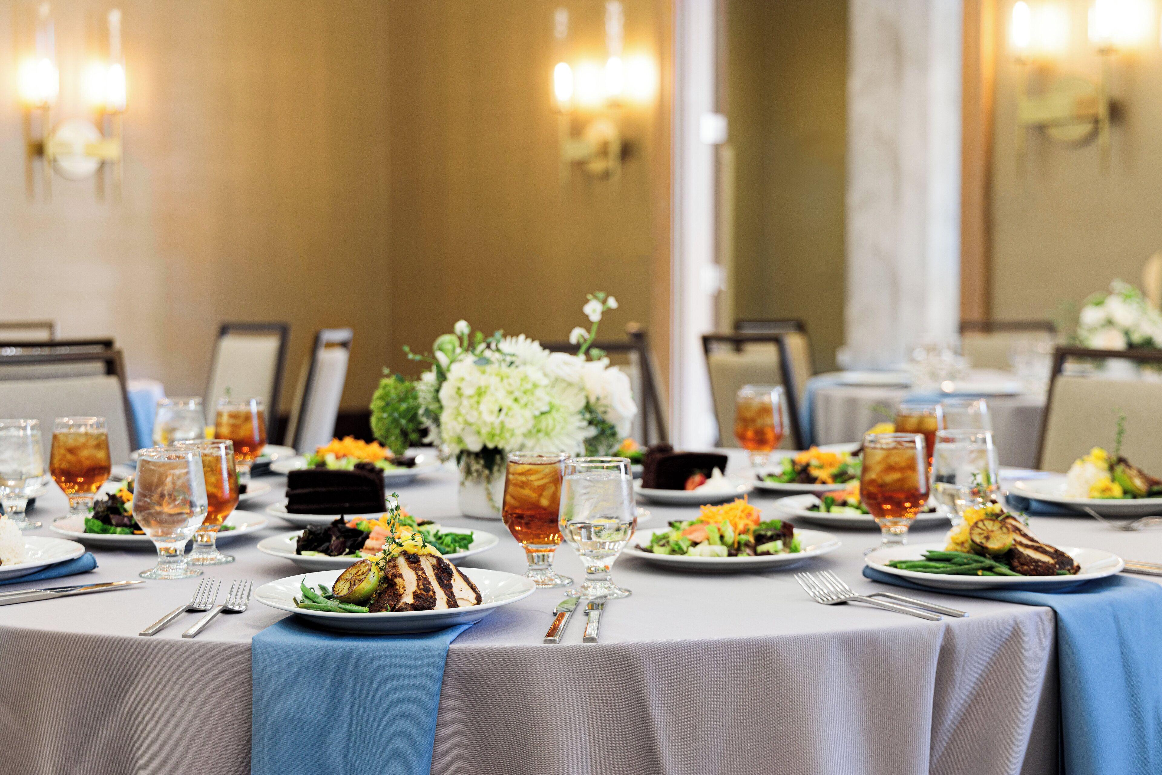 Hotel Holiday Inn & Suites Nashville Downtown - Broadway By Ihg 3*