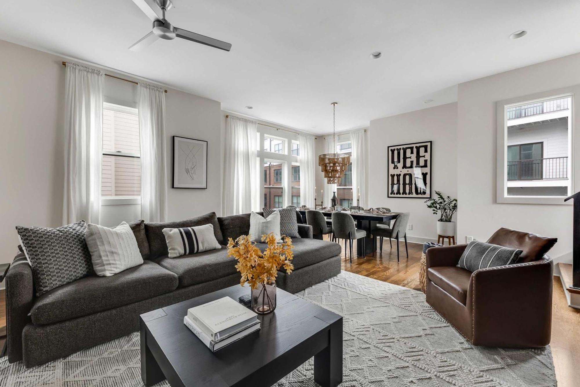 The Wade - Minutes To The Gulch & 12 South