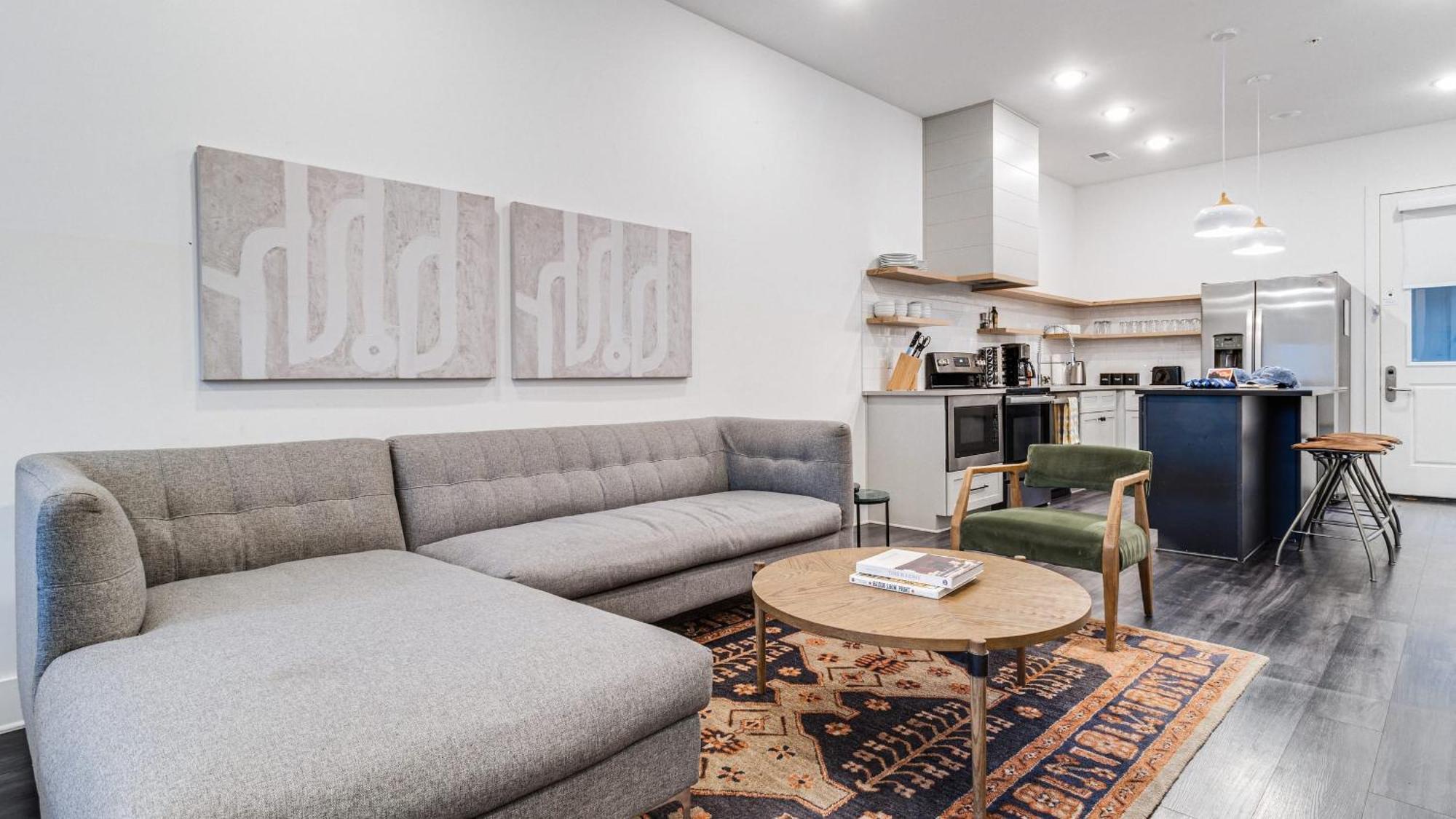 The Grove By Avantstay Stylish Group With Private Bathrooms