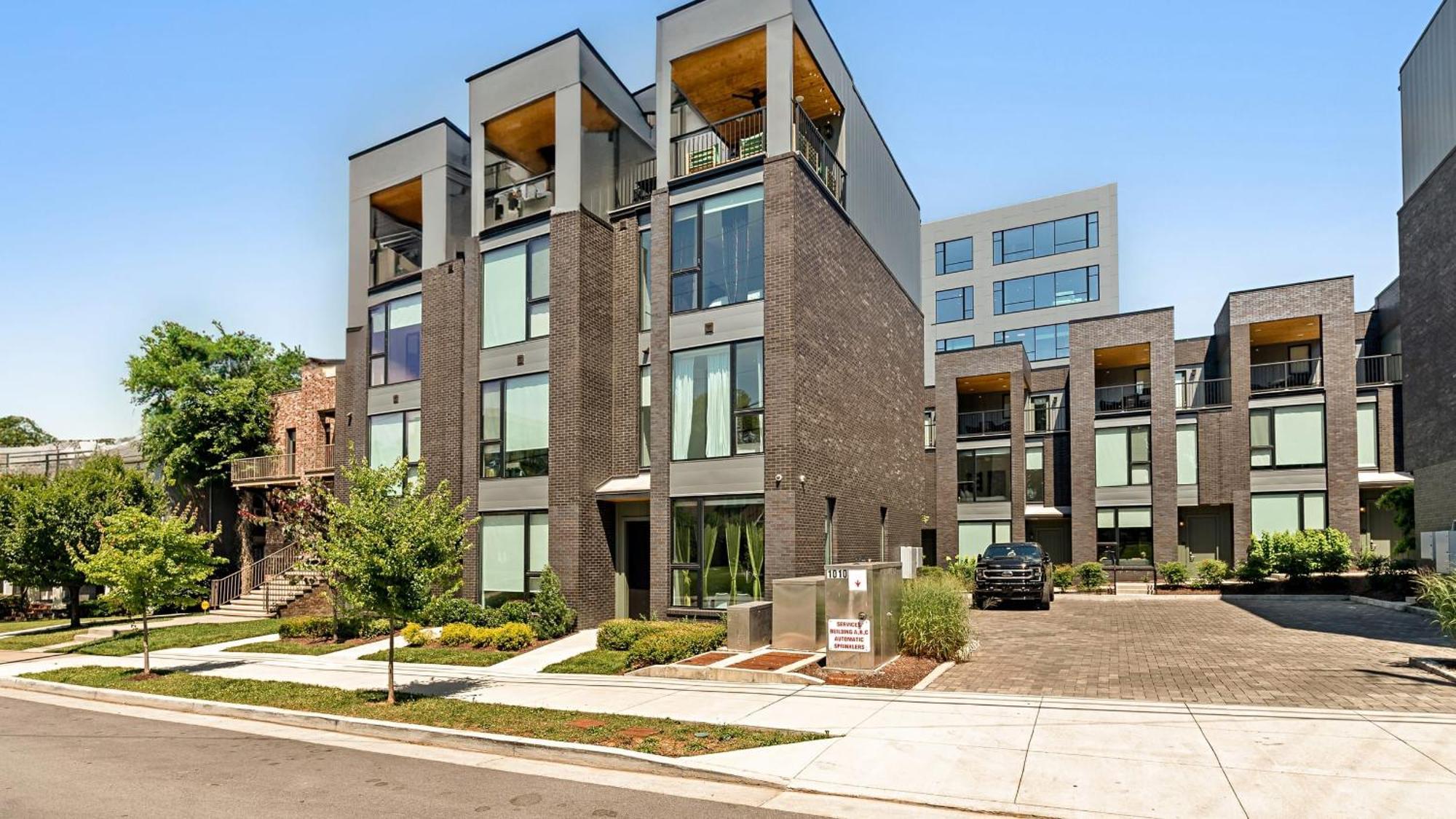 Apartment The Grove By Avantstay Stylish Group With Private Bathrooms *