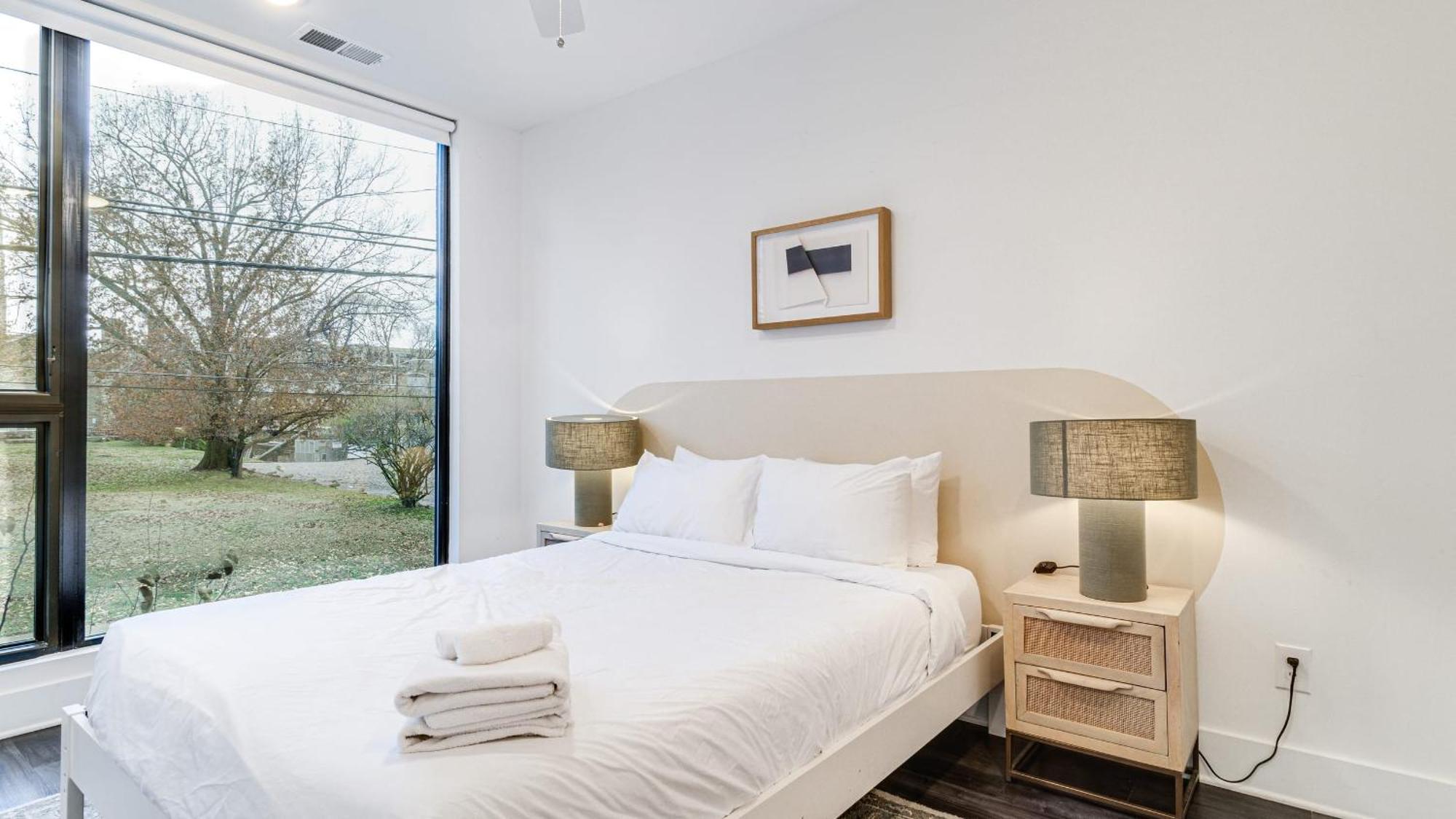 Apartment The Grove By Avantstay Stylish Group With Private Bathrooms