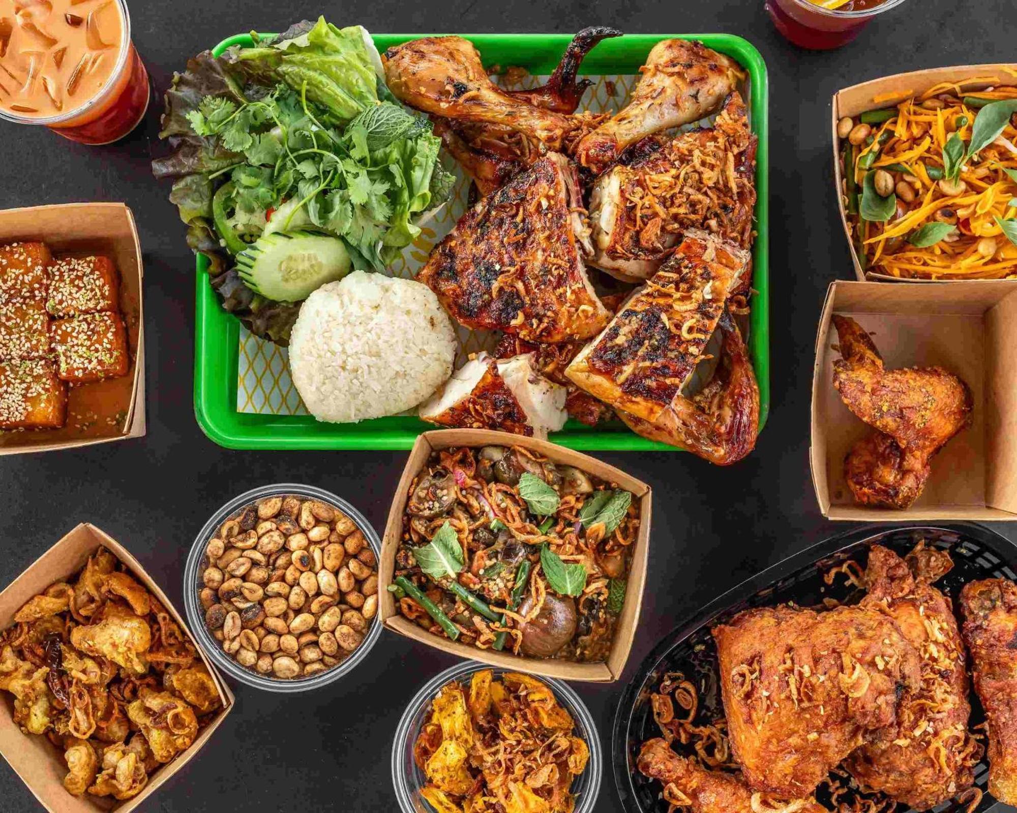 Modern East Gem, Walk To Local Favorites, Cozy Den, Workspace & Smart Tvs, Fully Equipped Kitchen, Garage & Fast Wifi, Near Mas Tacos, Rosepepper & Five Points, 10 Min To Broadway & Nissan Stadium, 24 Hr Hospitality *