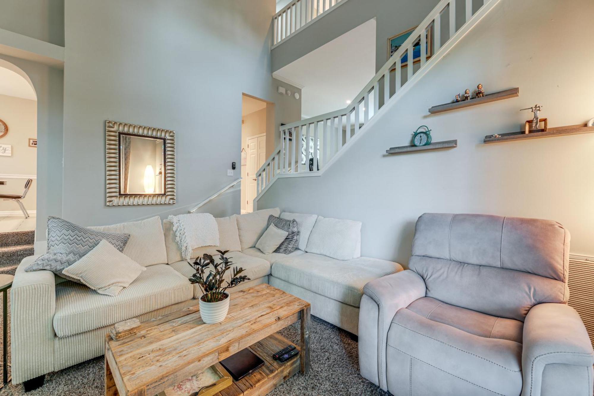 Family With Deck 12 Mi To Downtown Nashville! Holiday home Nashville