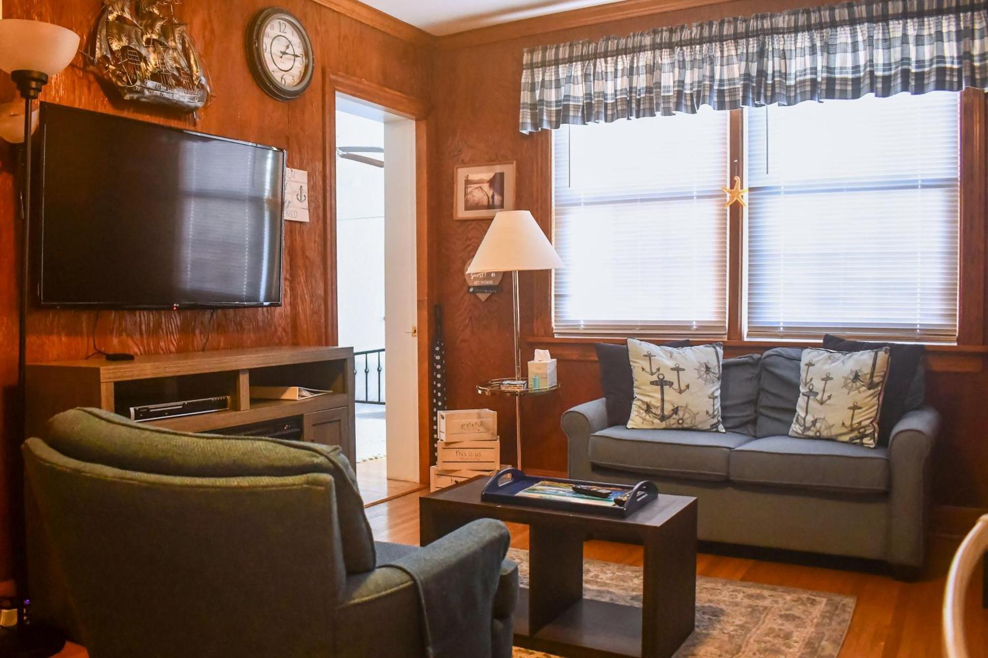 Apartment 8 Mi To Broadway Wfh-friendly Duplex! *