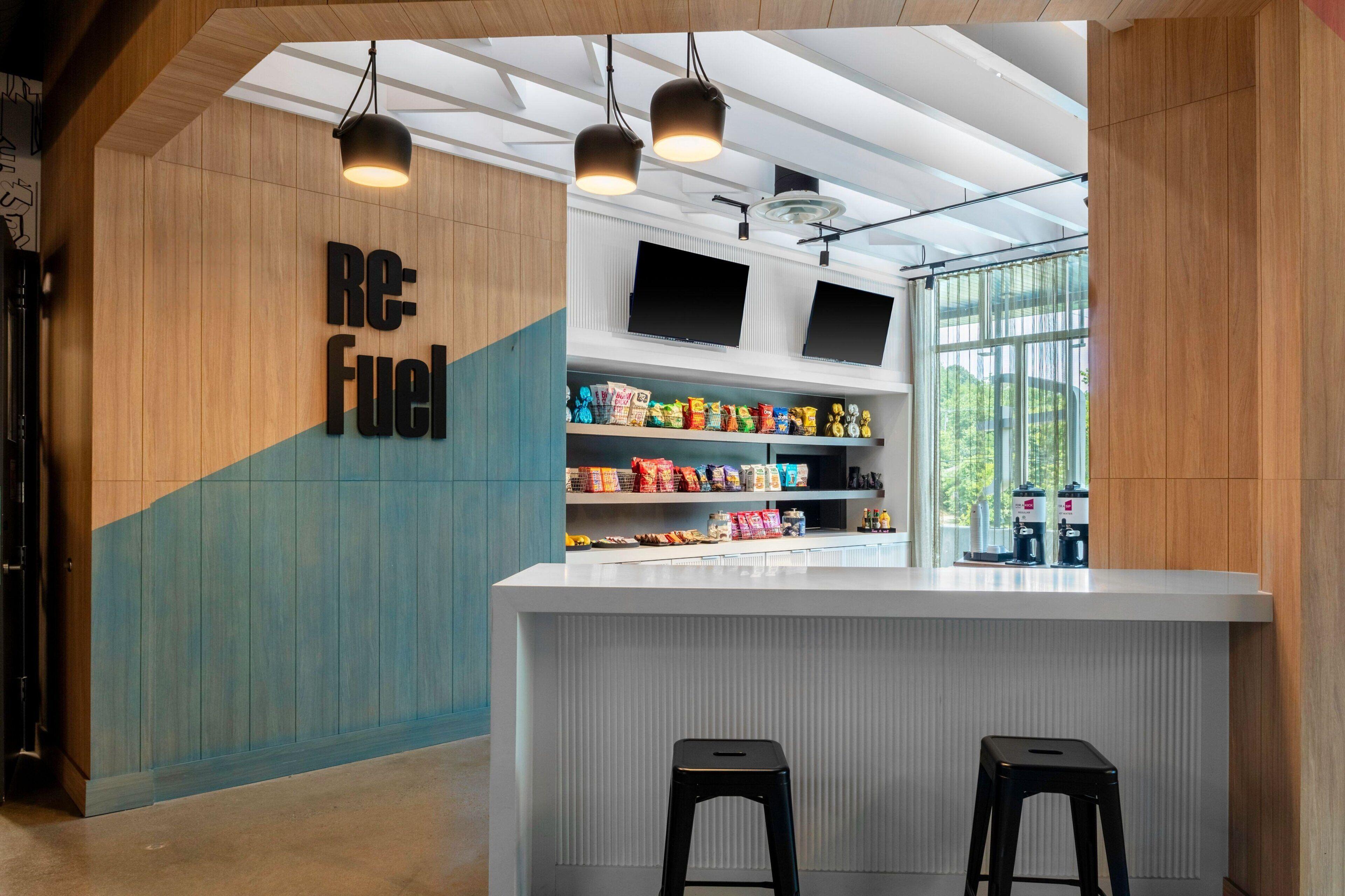 Aloft Airport Hotel 3*