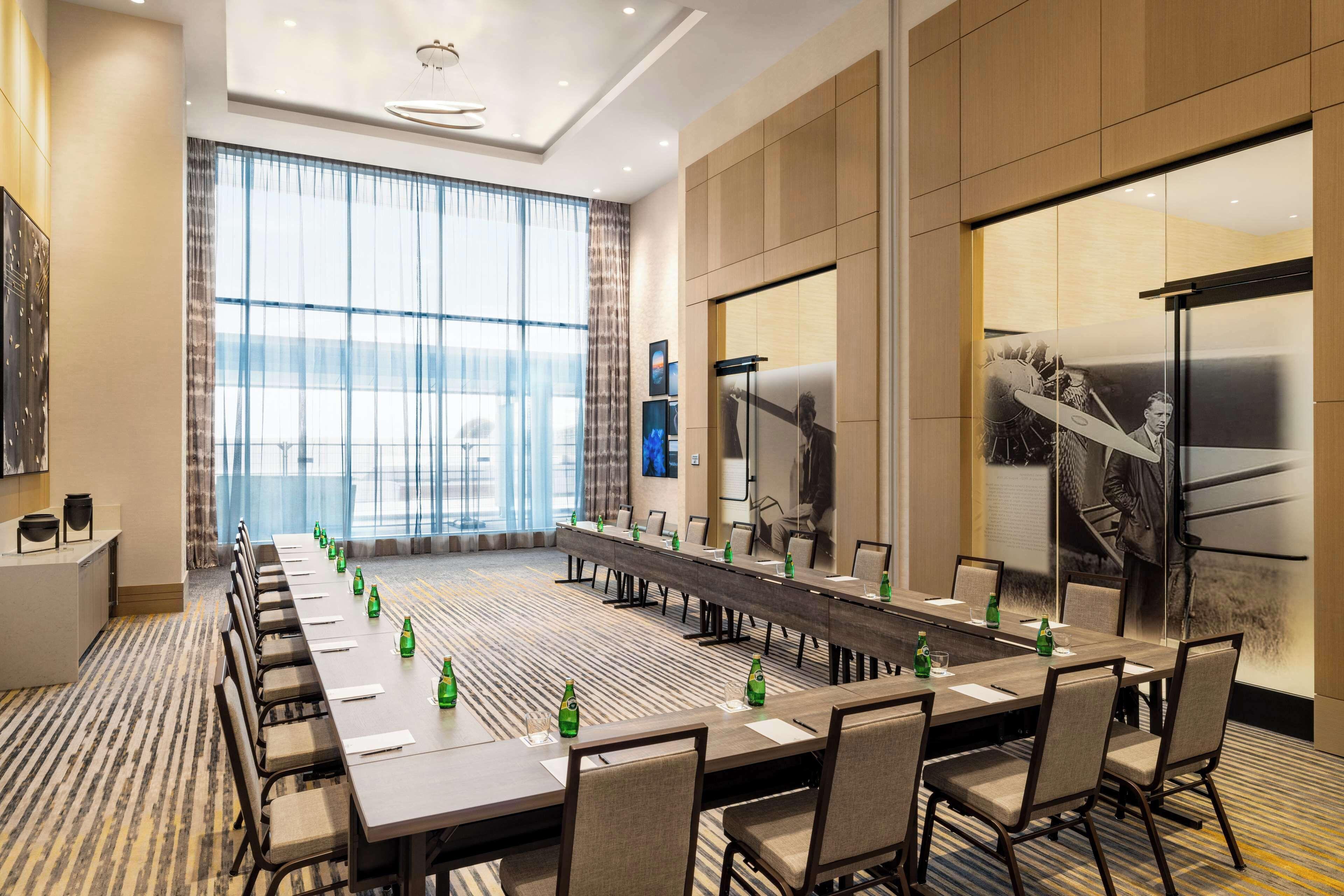 Hilton Bna Airport Terminal Nashville