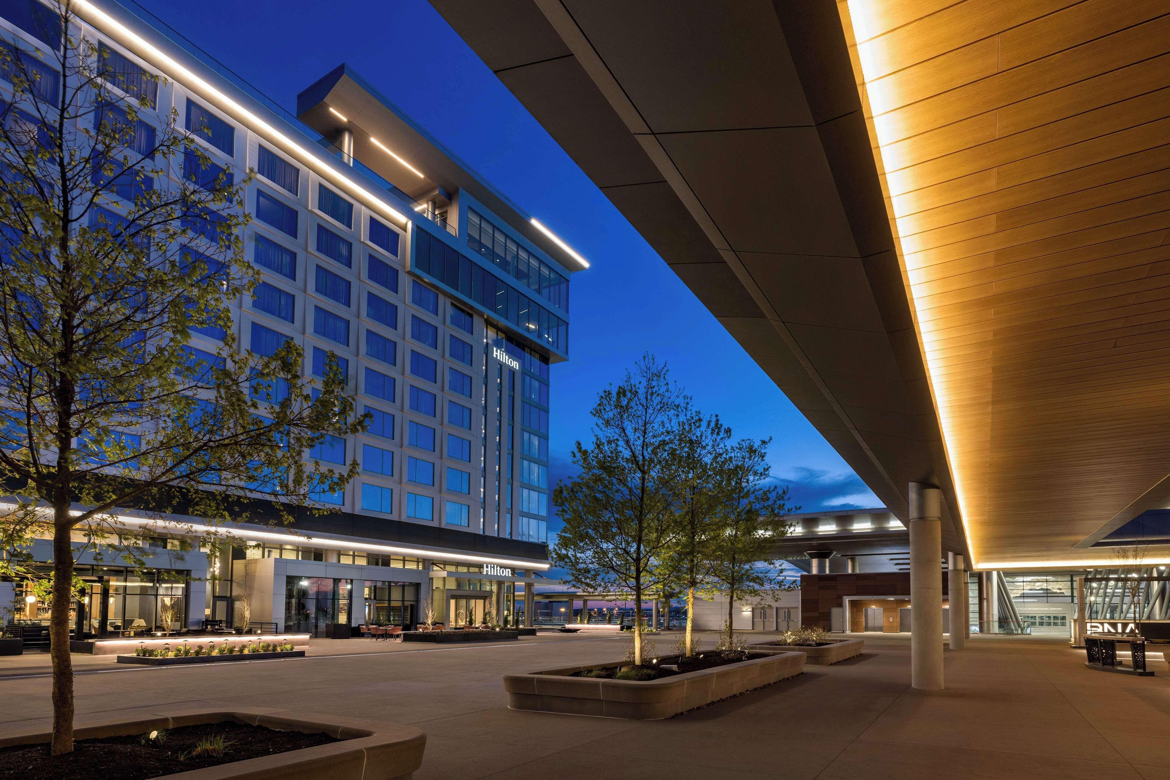 Hotel Hilton Bna Airport Terminal 4*