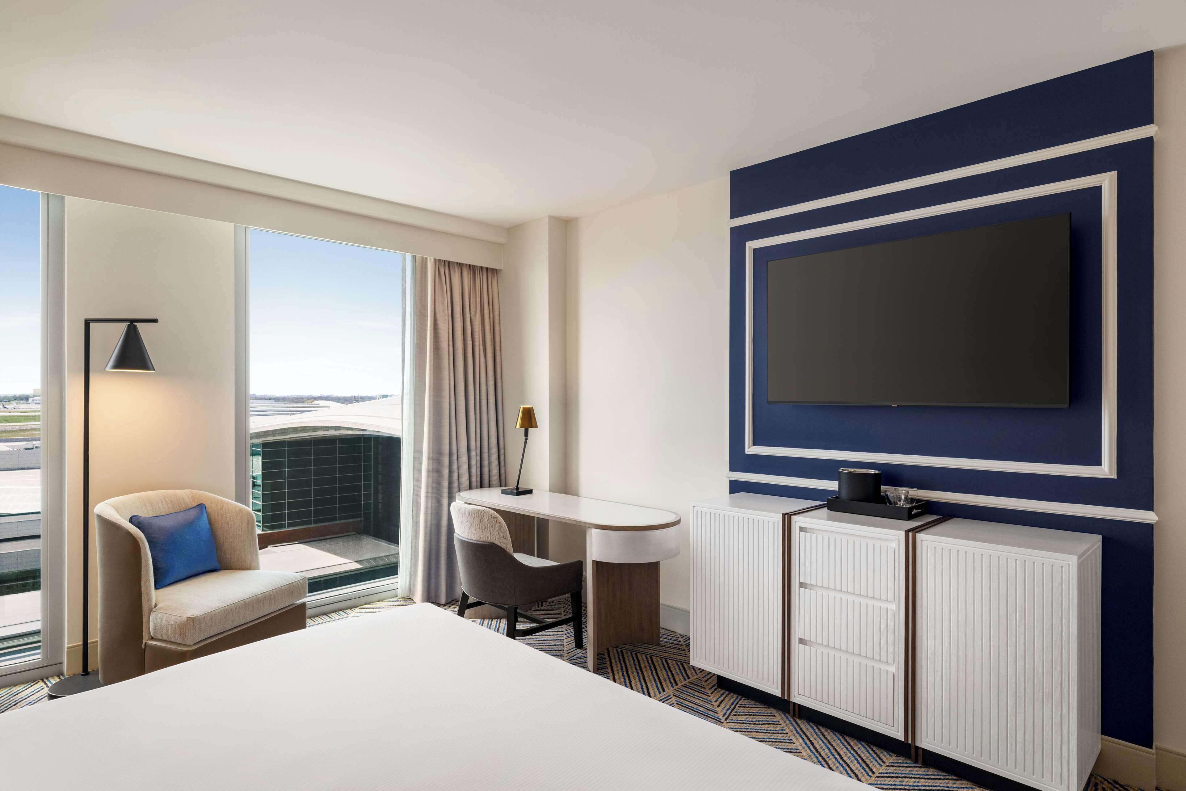 Hilton Bna Airport Terminal