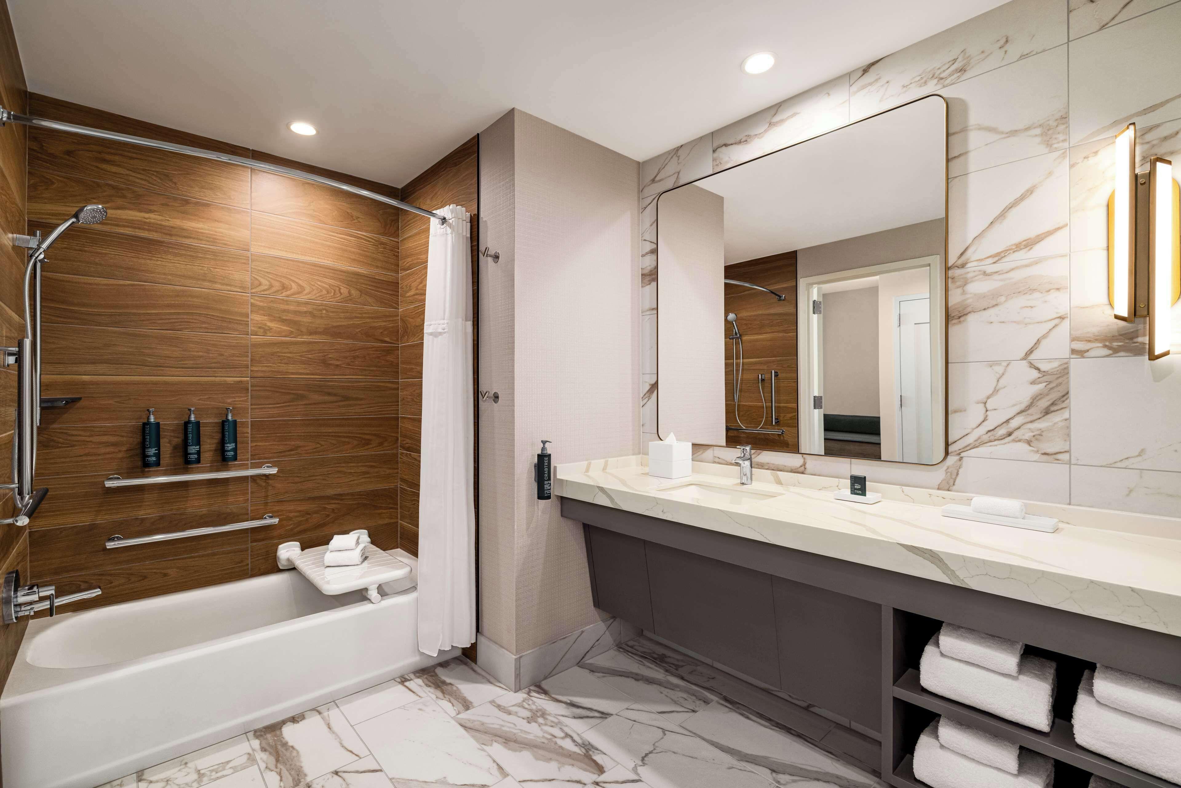 Hotel Hilton Bna Airport Terminal