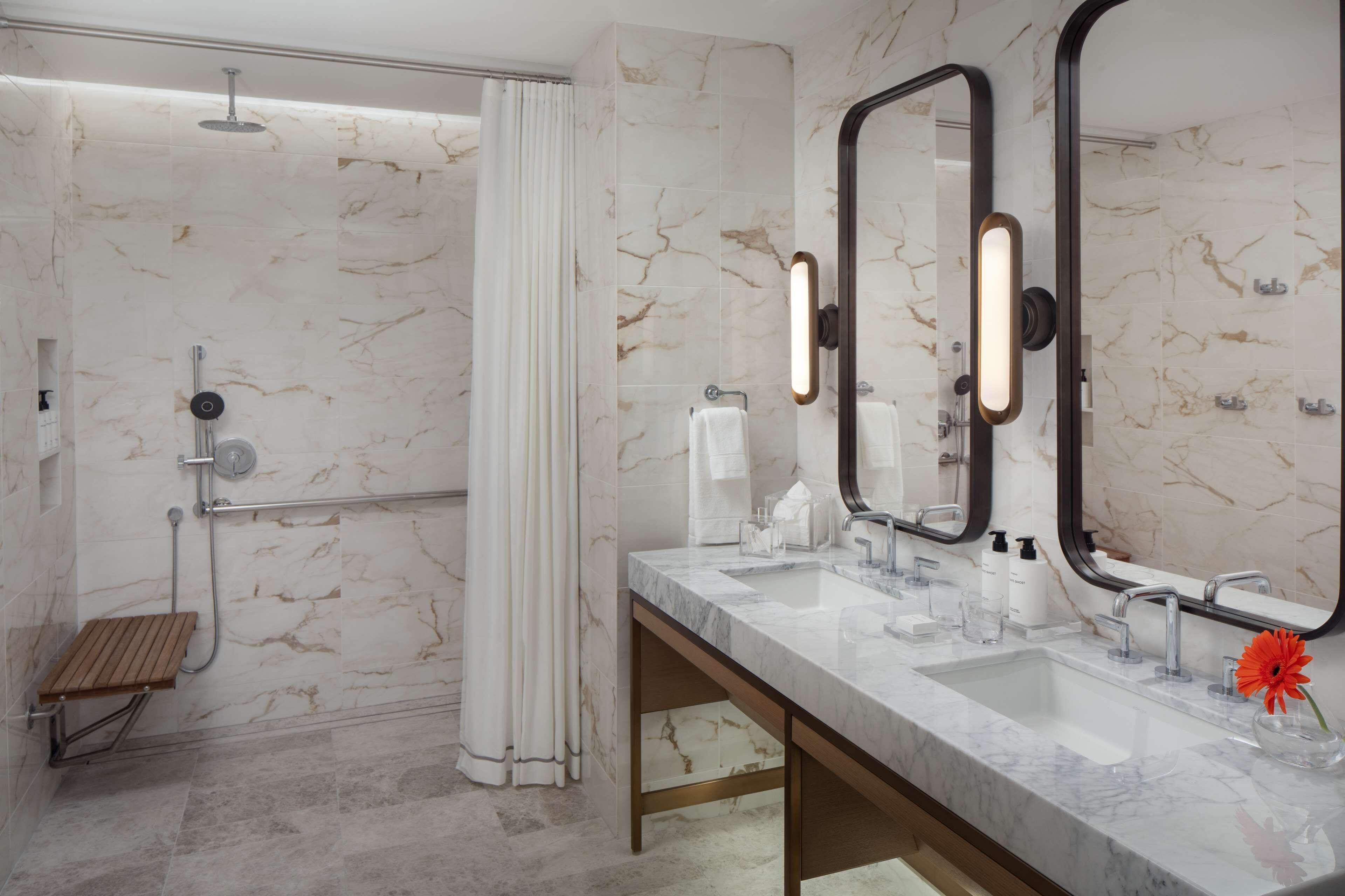Conrad Hotel 5*