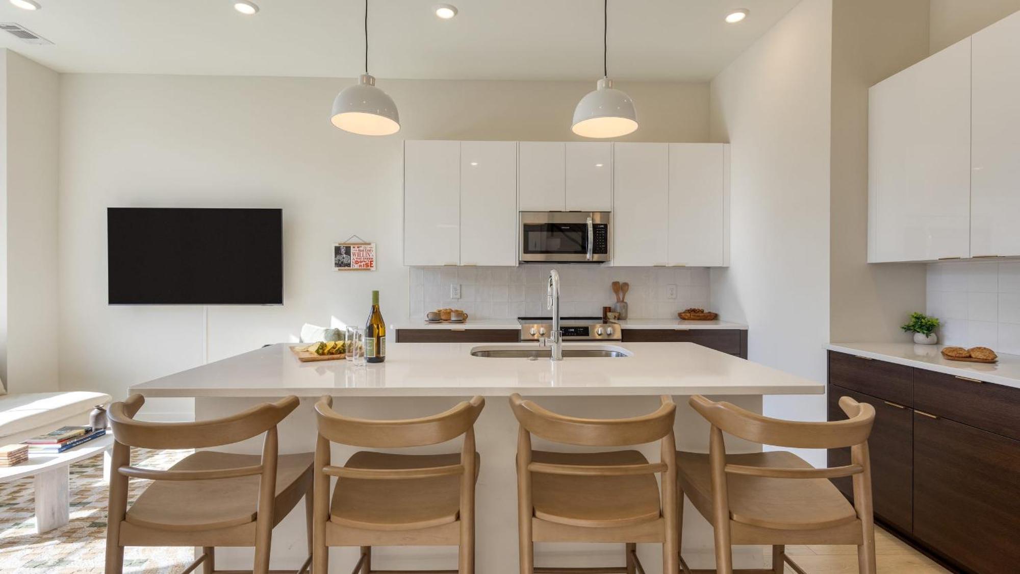 Newly Built 4bdr Townhome W Balcony Minutes To Broadway Lischey By Avantstay Holiday home Nashville