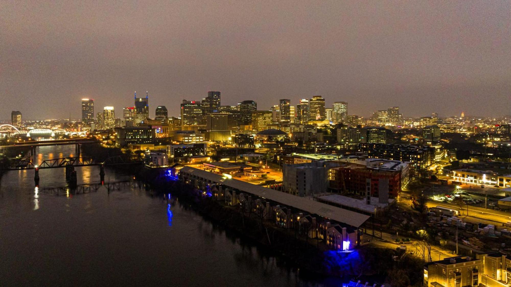 Holiday home Cumberland River Views Walk To Broadway Downtown Stadium Rockin Riverfront *
