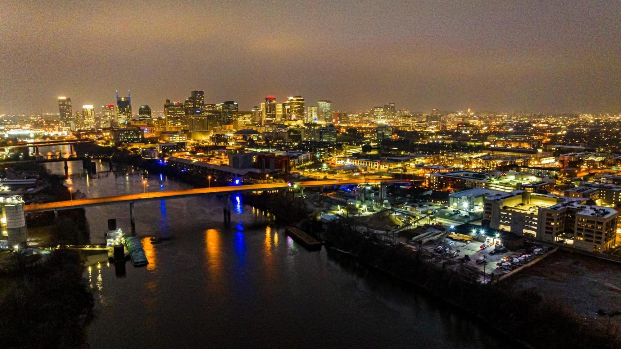 Cumberland River Views Walk To Broadway Downtown Stadium Rockin Riverfront Nashville