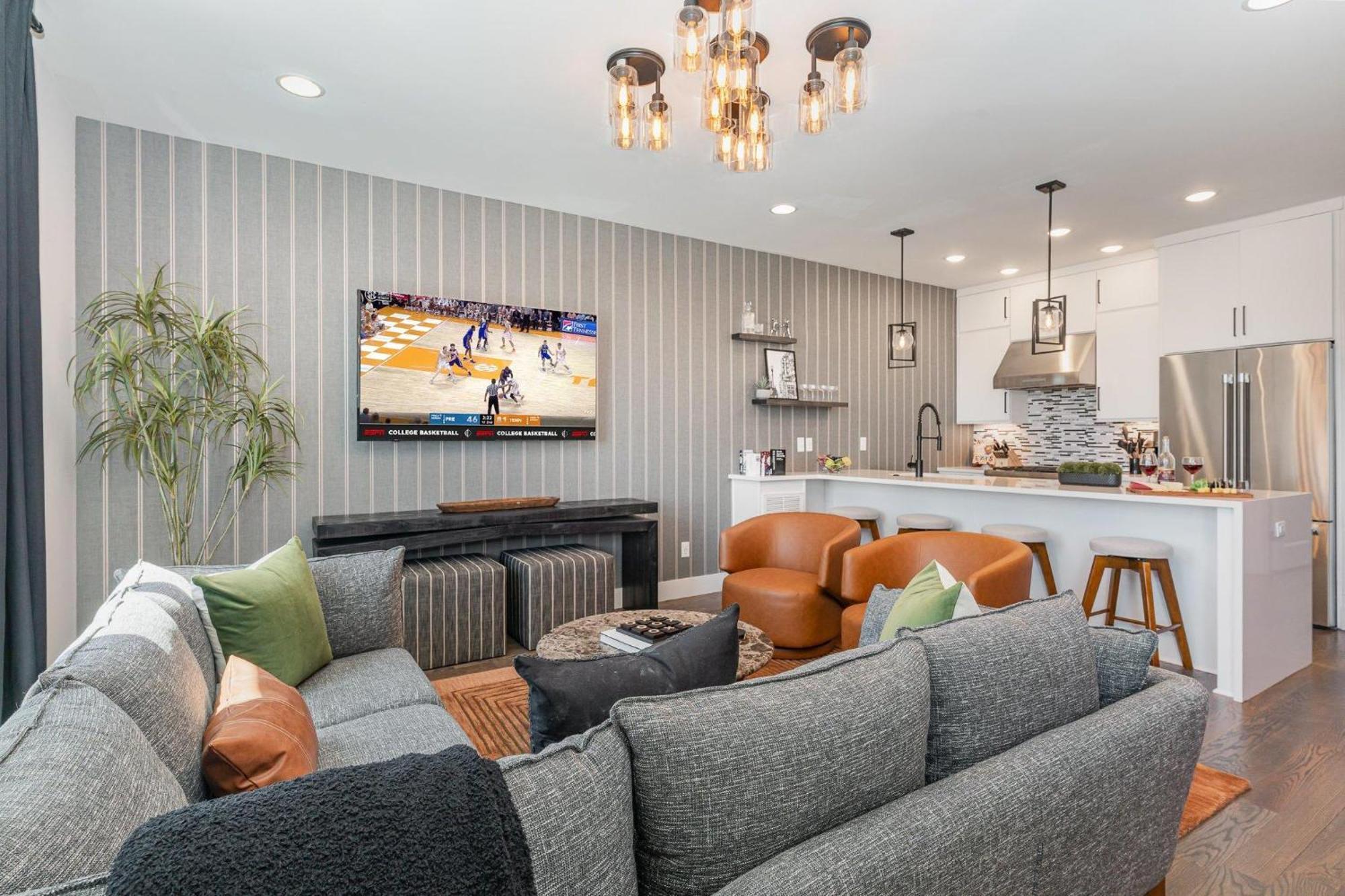 Groovy -rooftop Patio W/ Hot Tub -mins To Broadway * Nashville