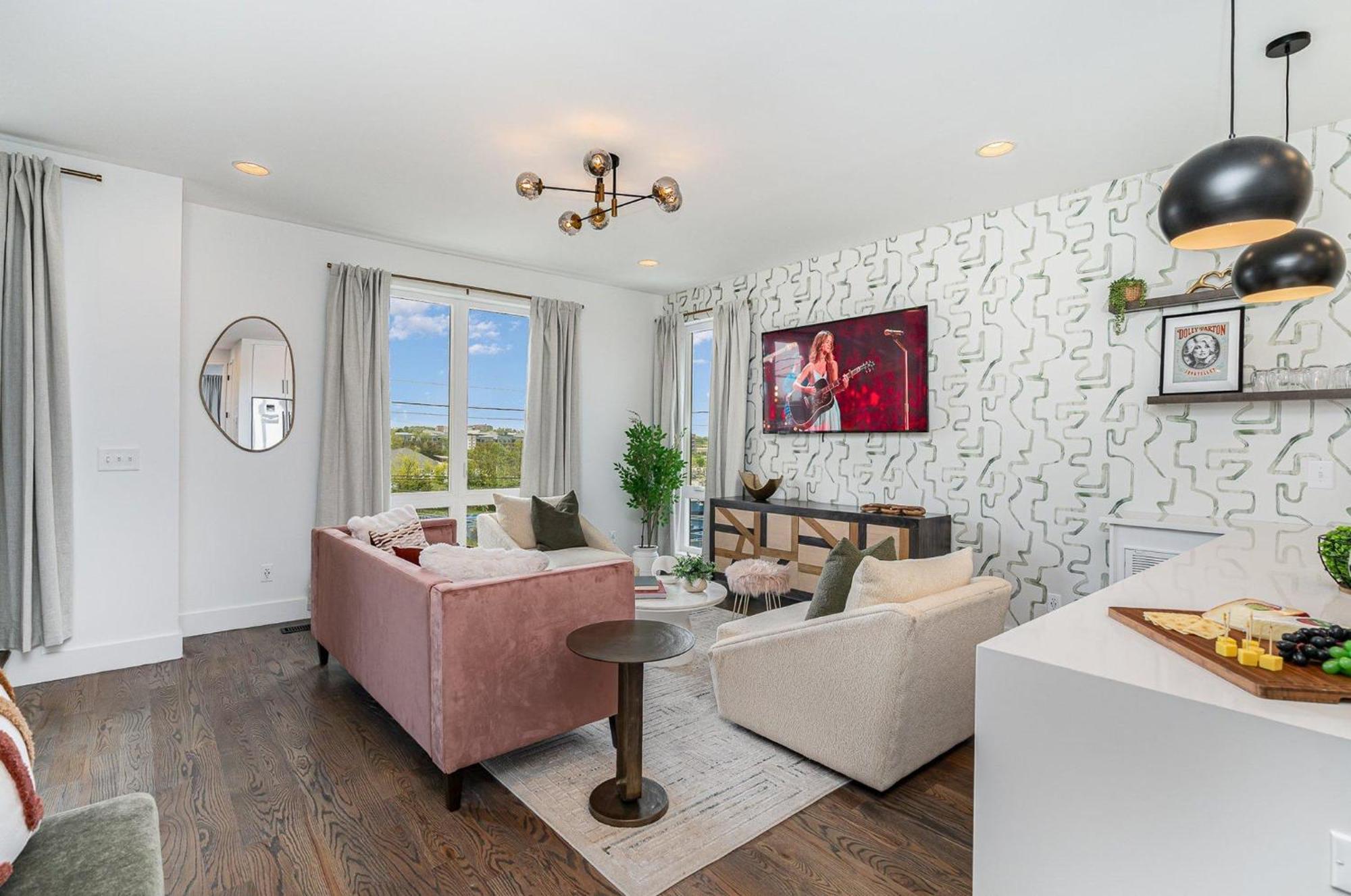 Holiday home Rhythm Row - Rooftop Hot Tubs - Mins To Broadway