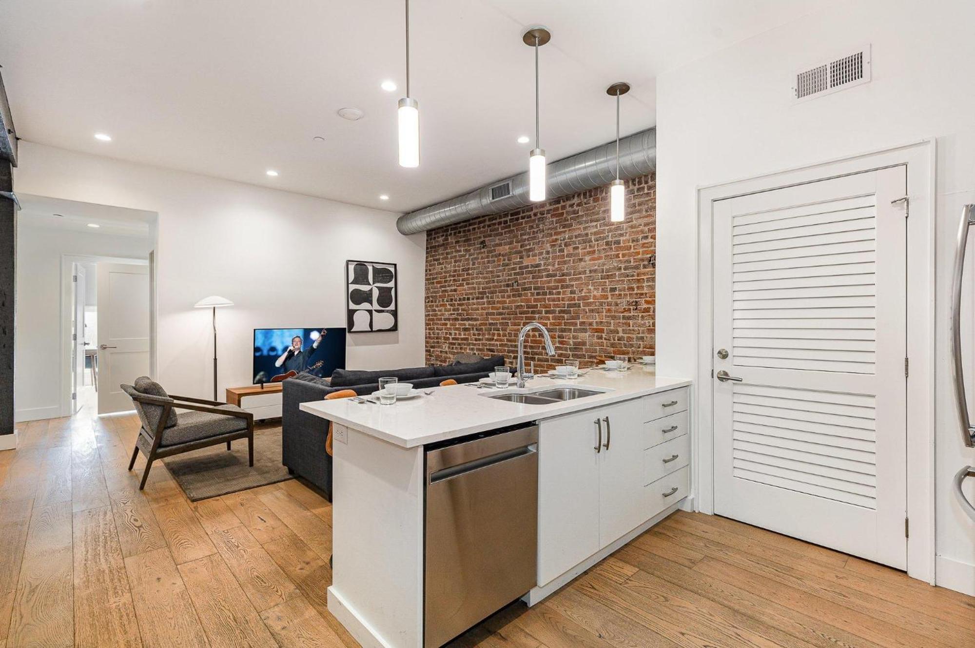 Holiday home The Saddlery - Encore - 1 Block To Broadway