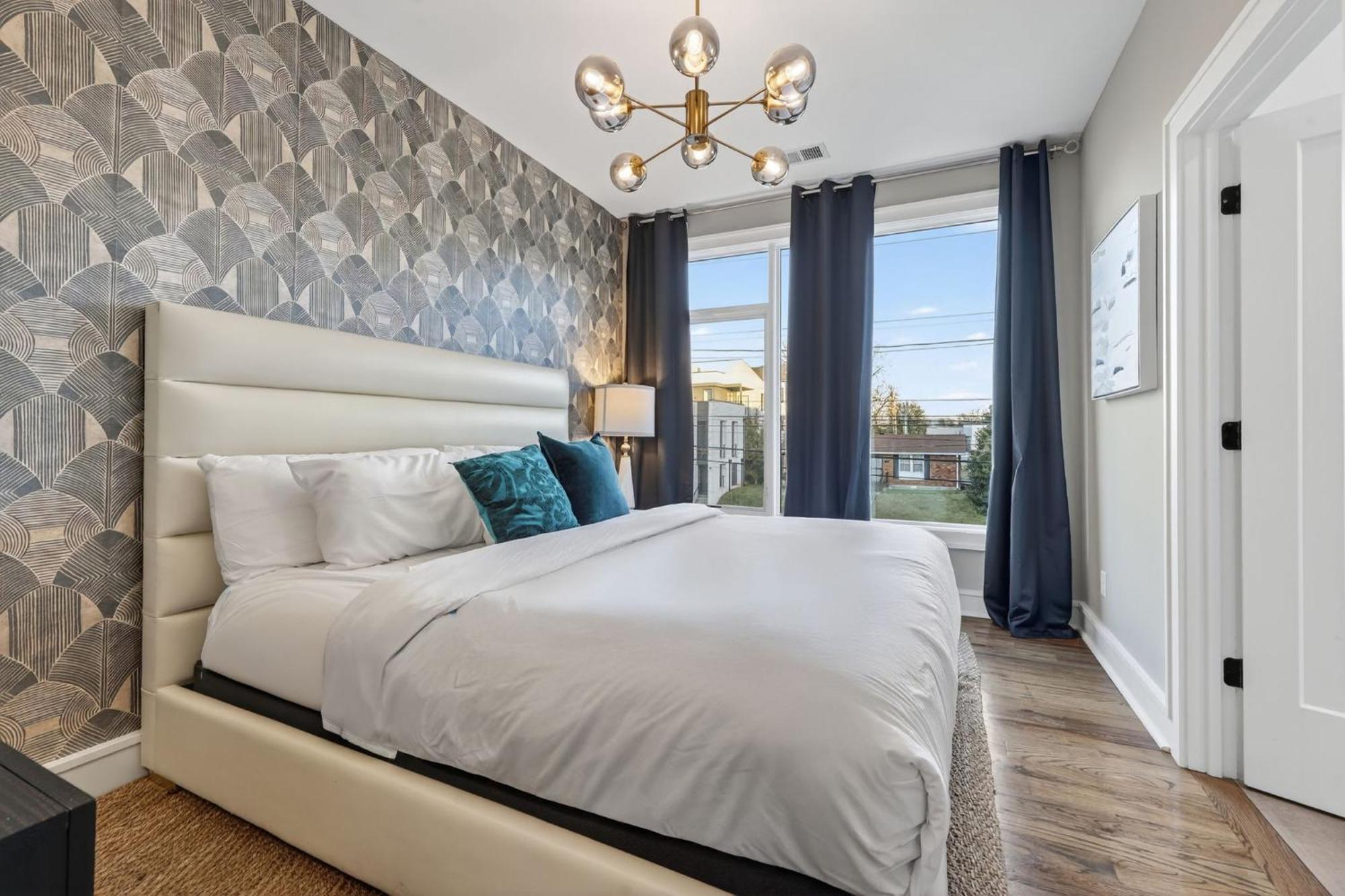 Fiddler's Flats - Sleeps 16 - Two Rooftops With View Nashville