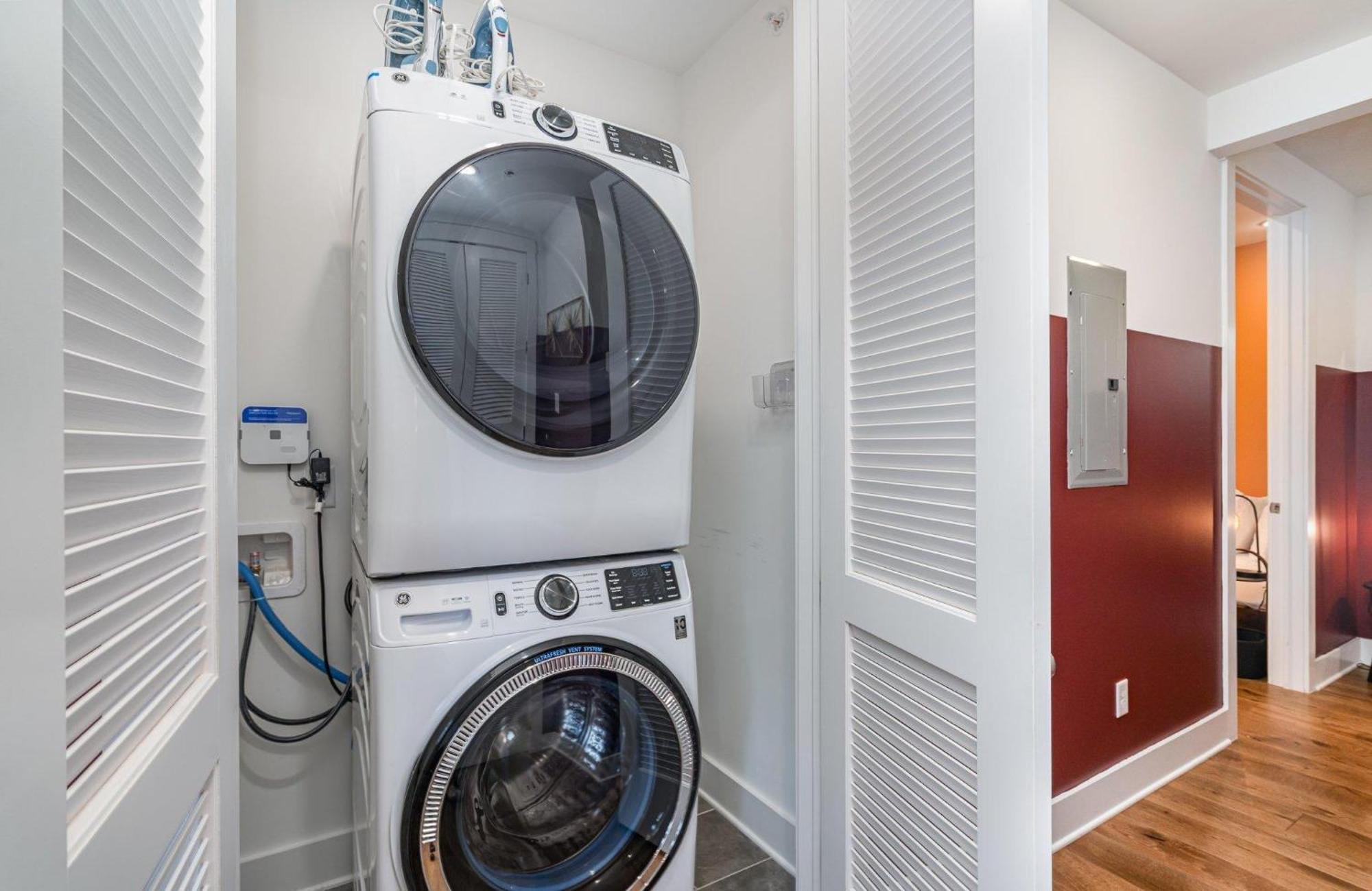 Gallatin Retreat-private Balcony-in East